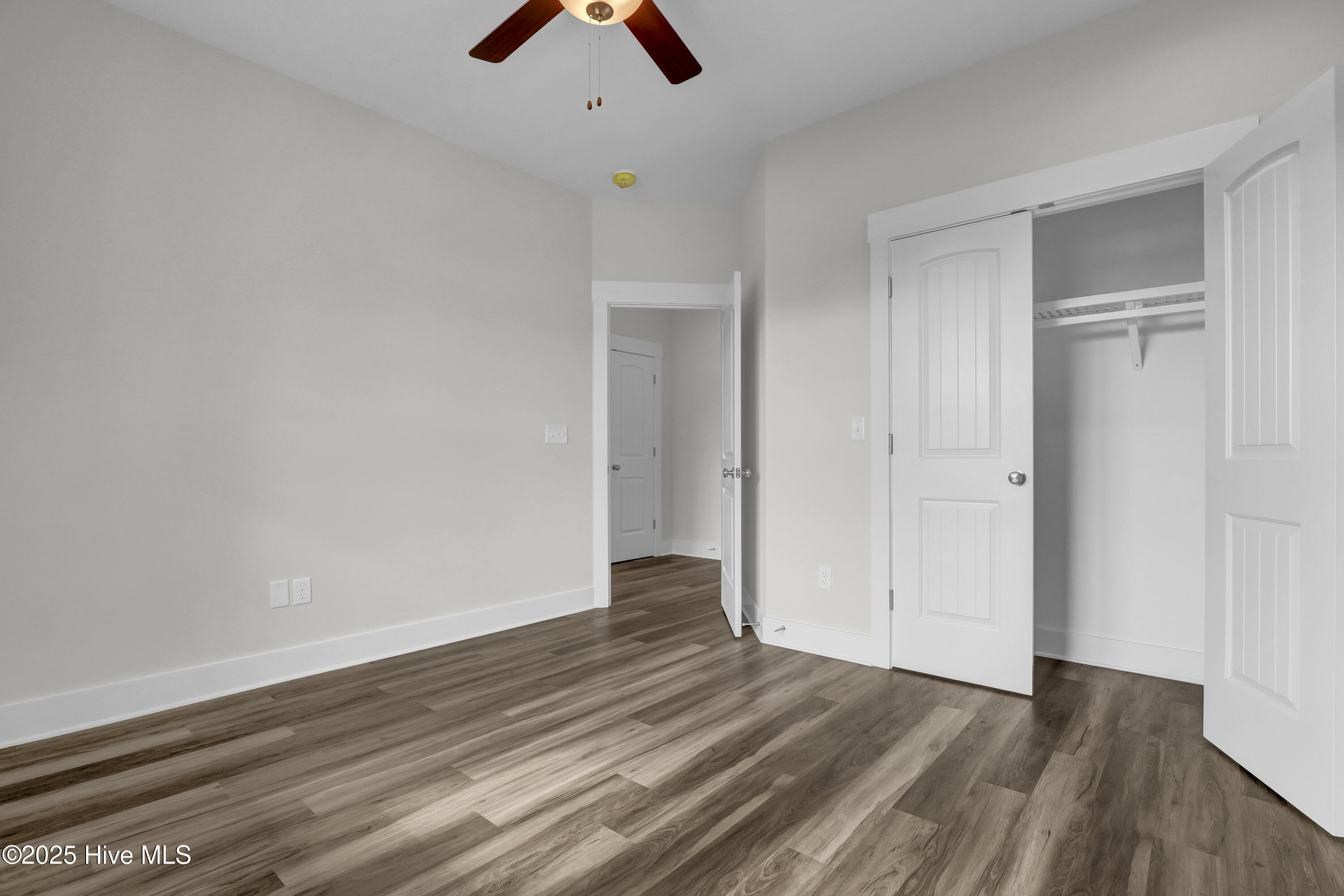 100485435 | Photo 13