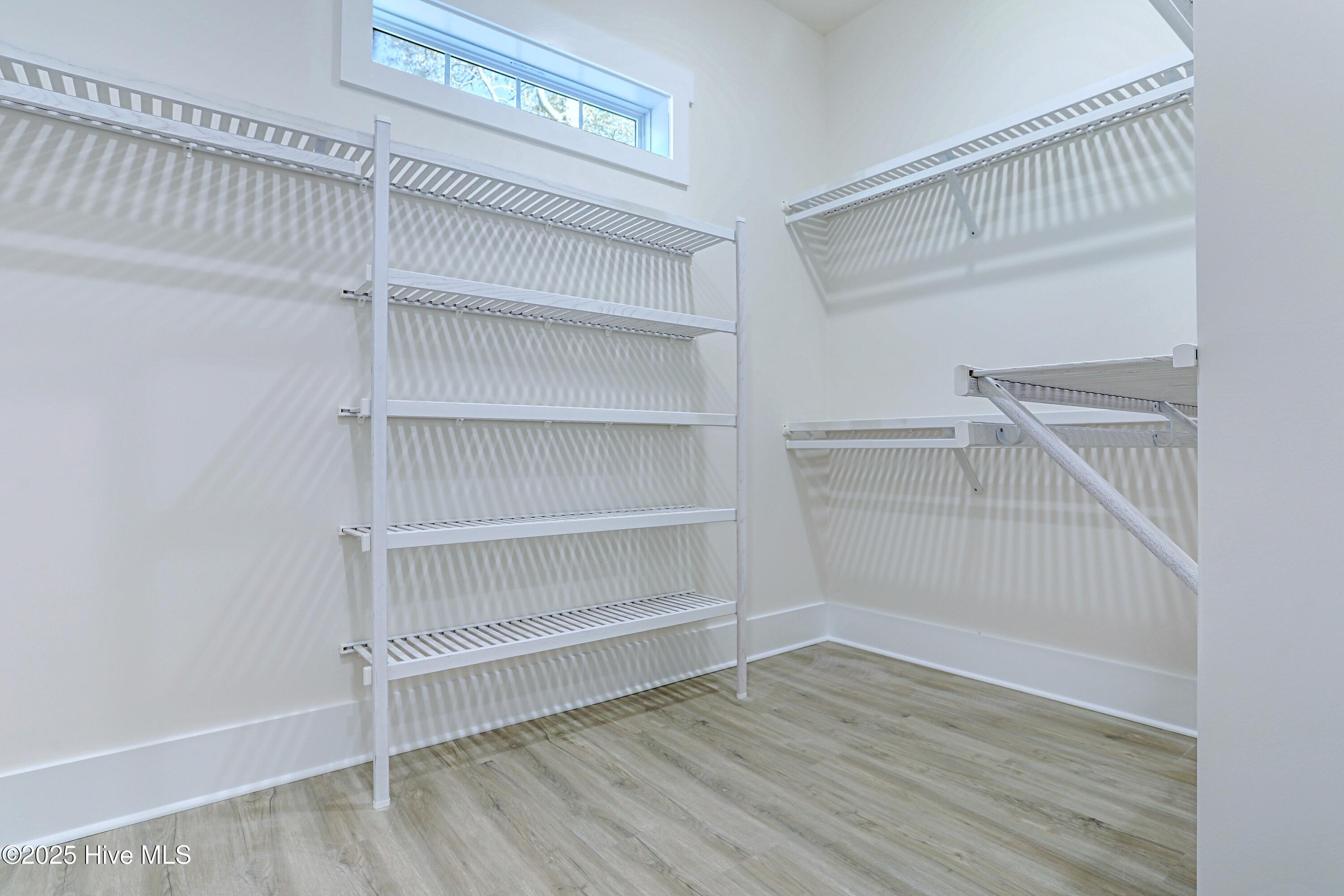 100535738 | Photo 39