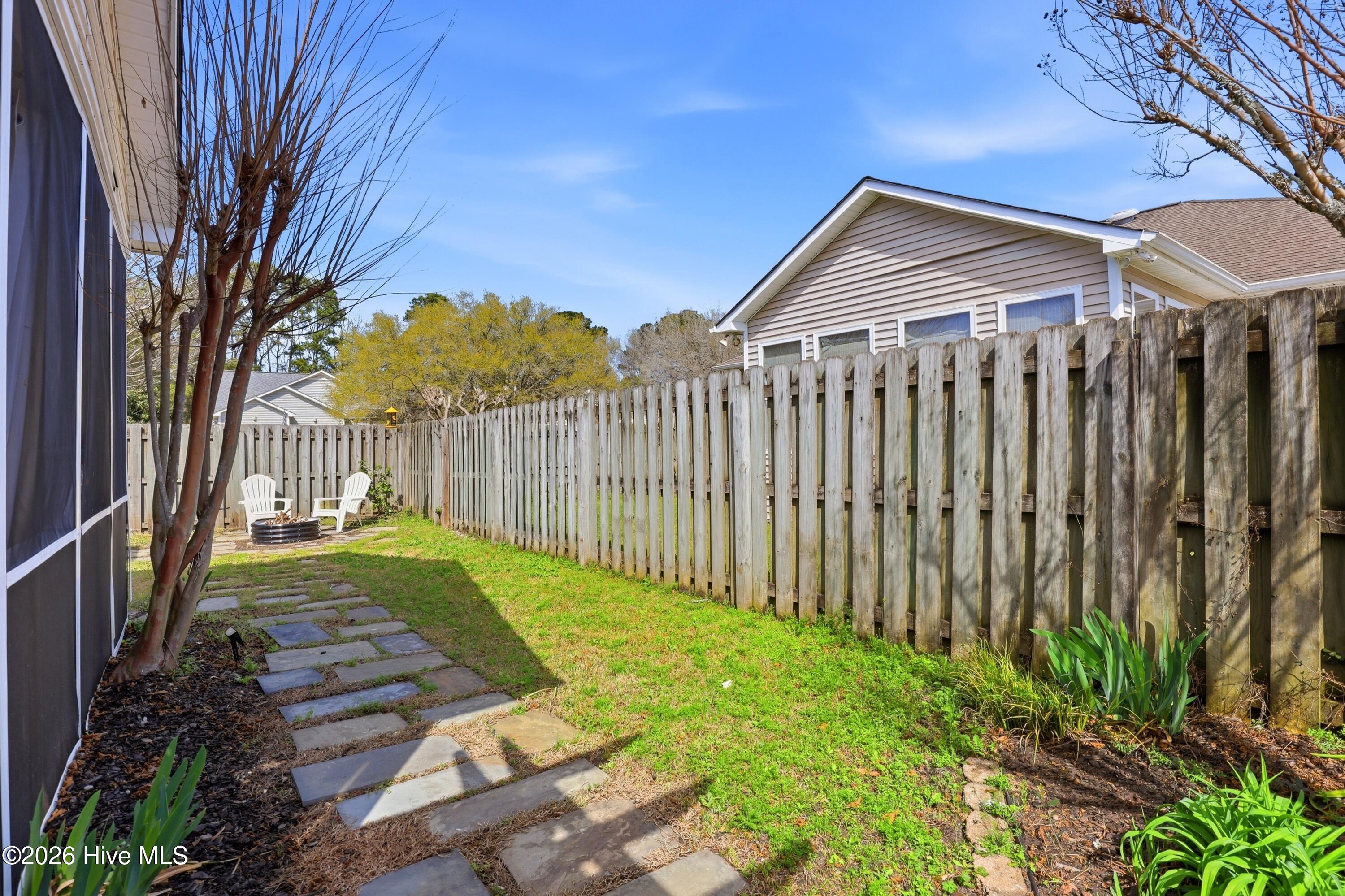 100560497 | Photo 42