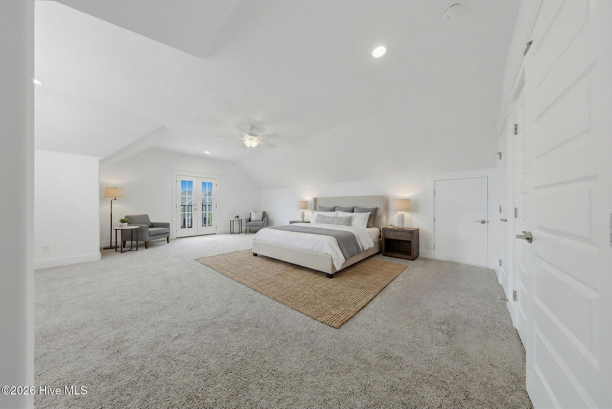 100562967 | Photo 43