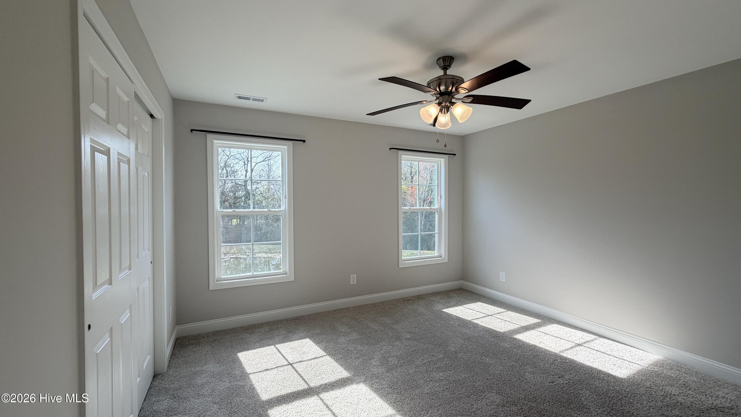 100558167 | Photo 12