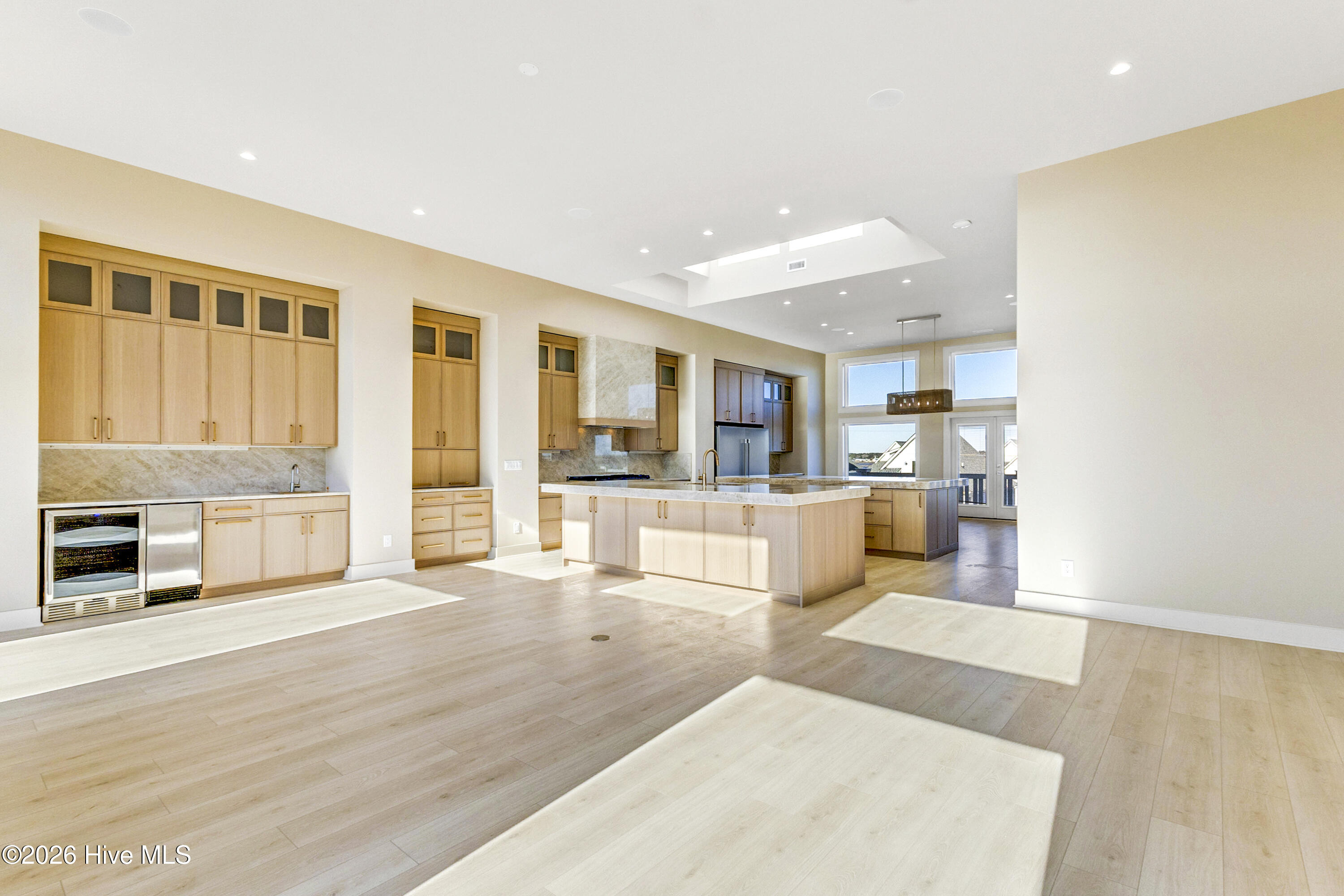 100551953 | Photo 23