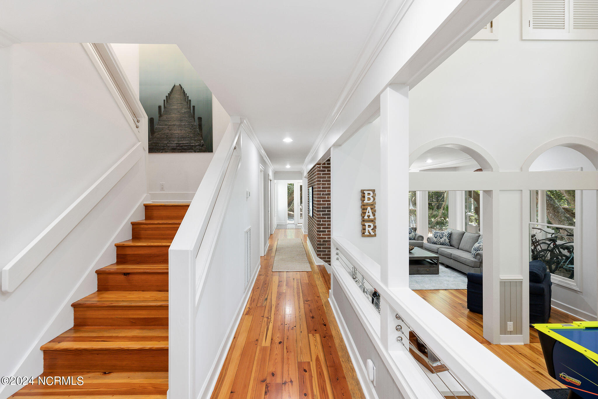 100493590 | Photo 32