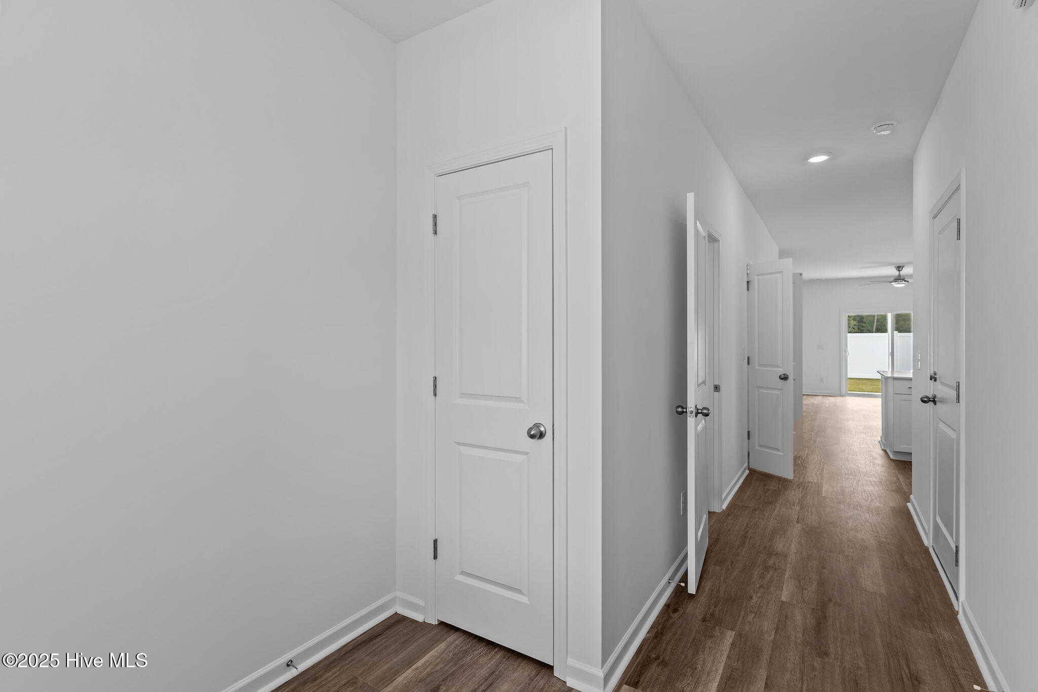 100454255 | Photo 72