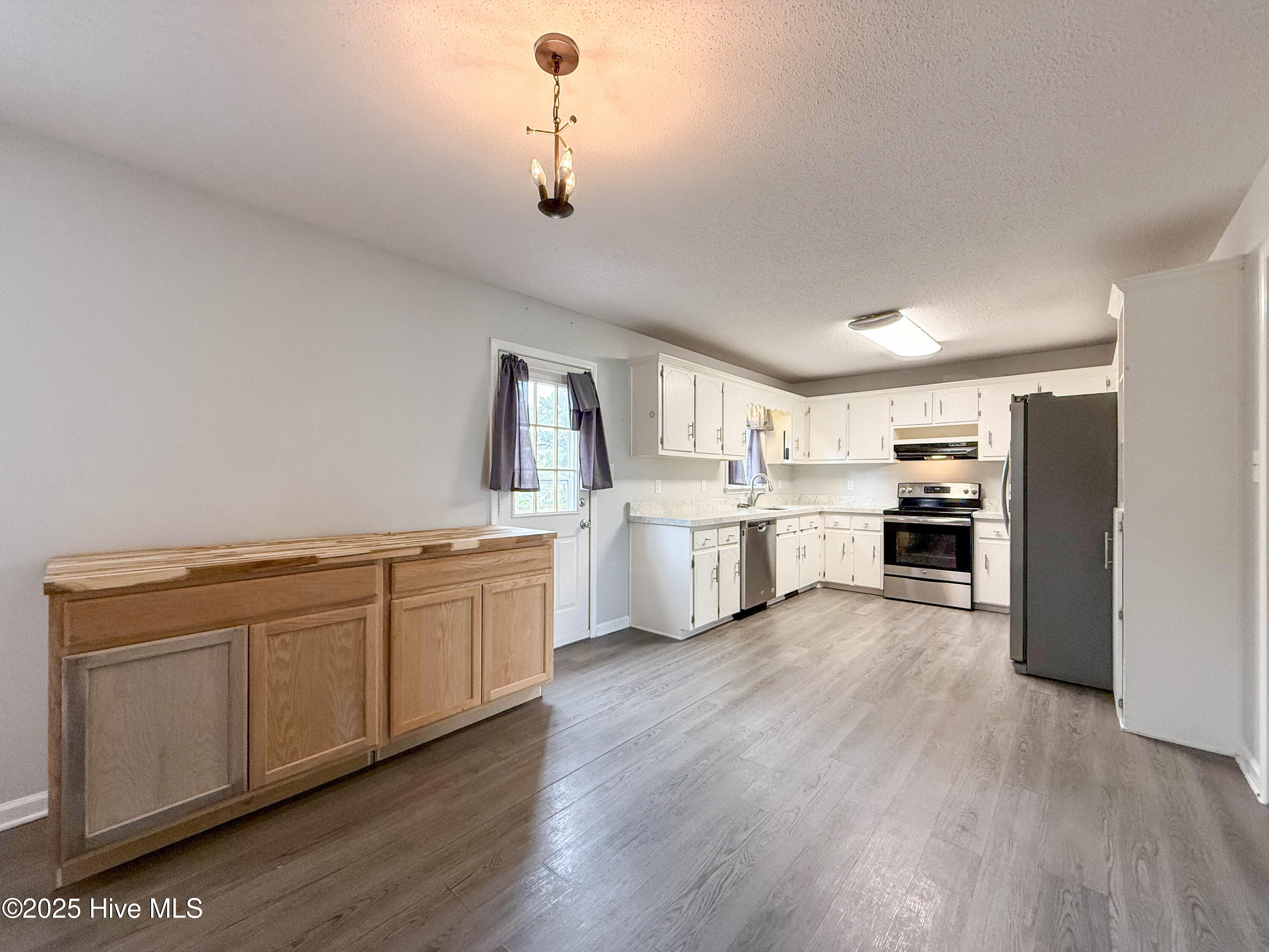 125 Kanton Drive, Jacksonville, NC 28540 – photo 11: Photo Sep 08 2025, 12 07 10 PM