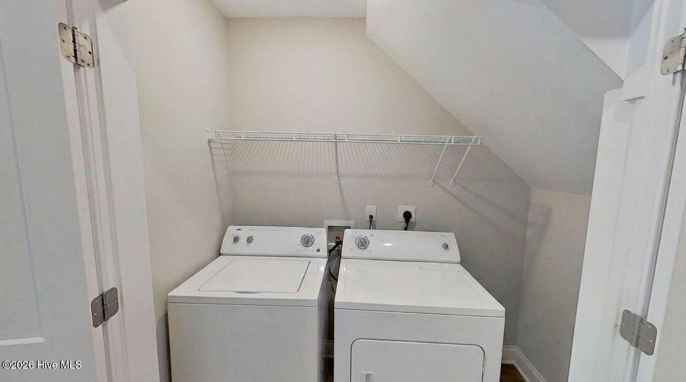 100569828 | Photo 10