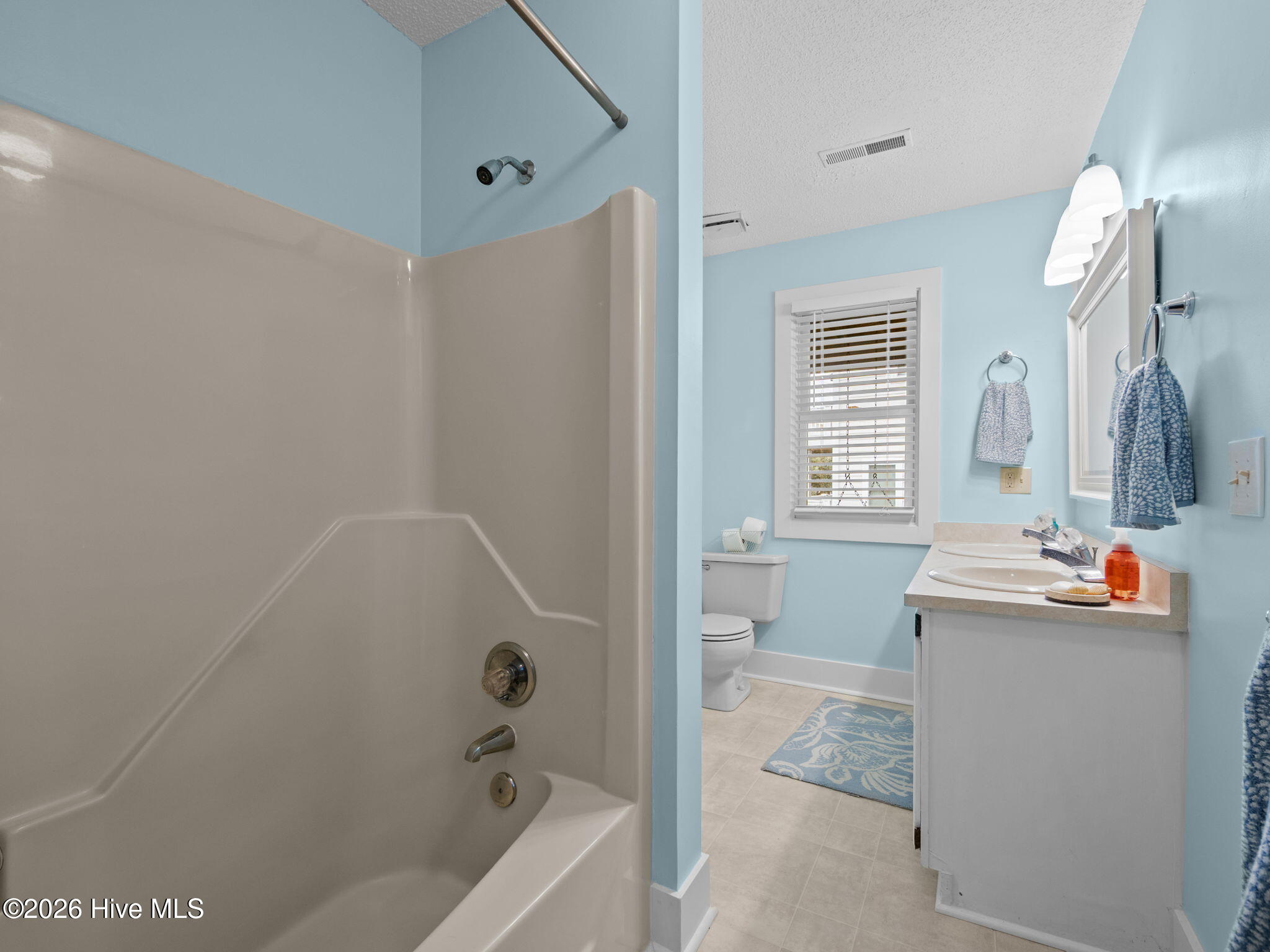 100547996 | Photo 37