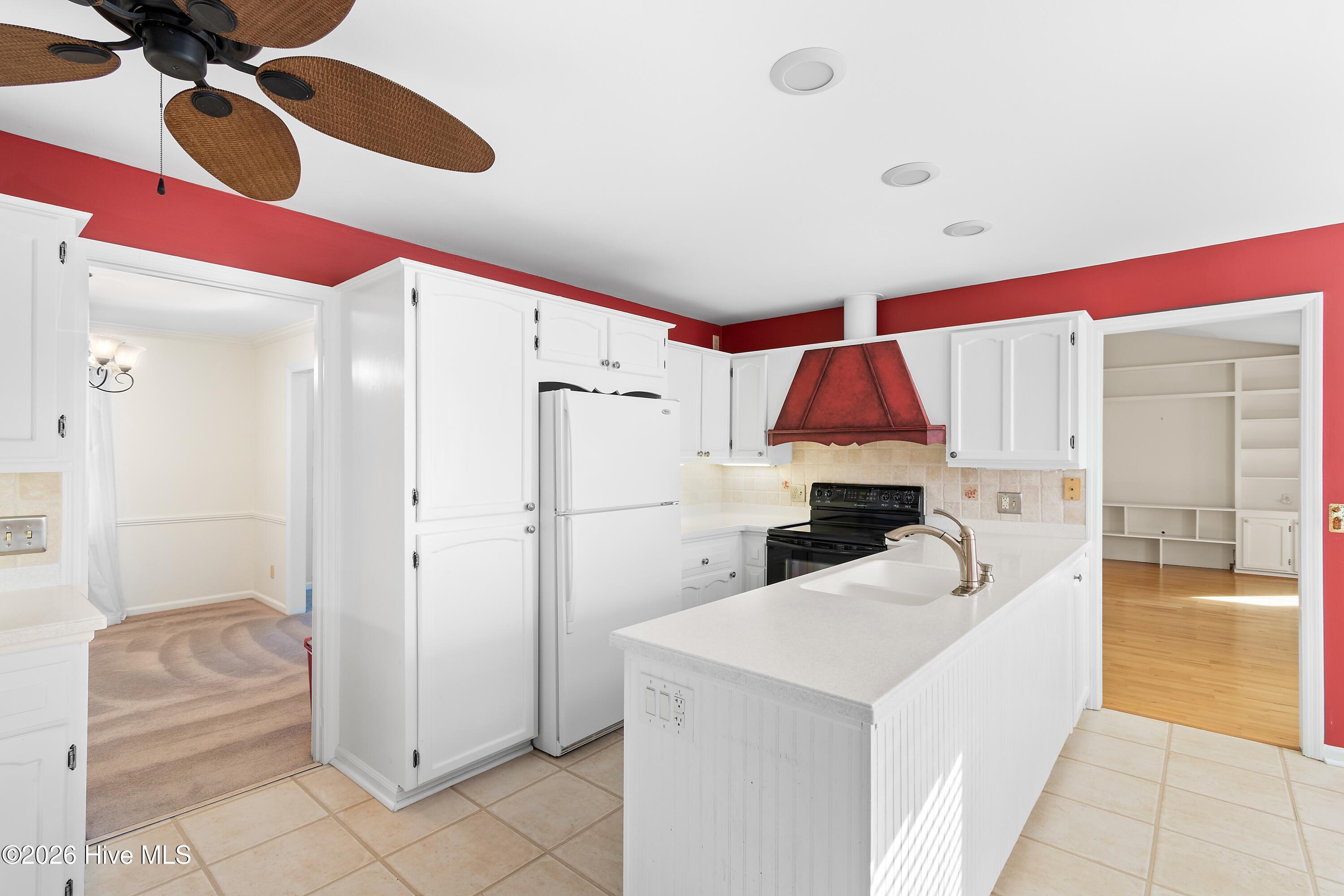 100549008 | Photo 12