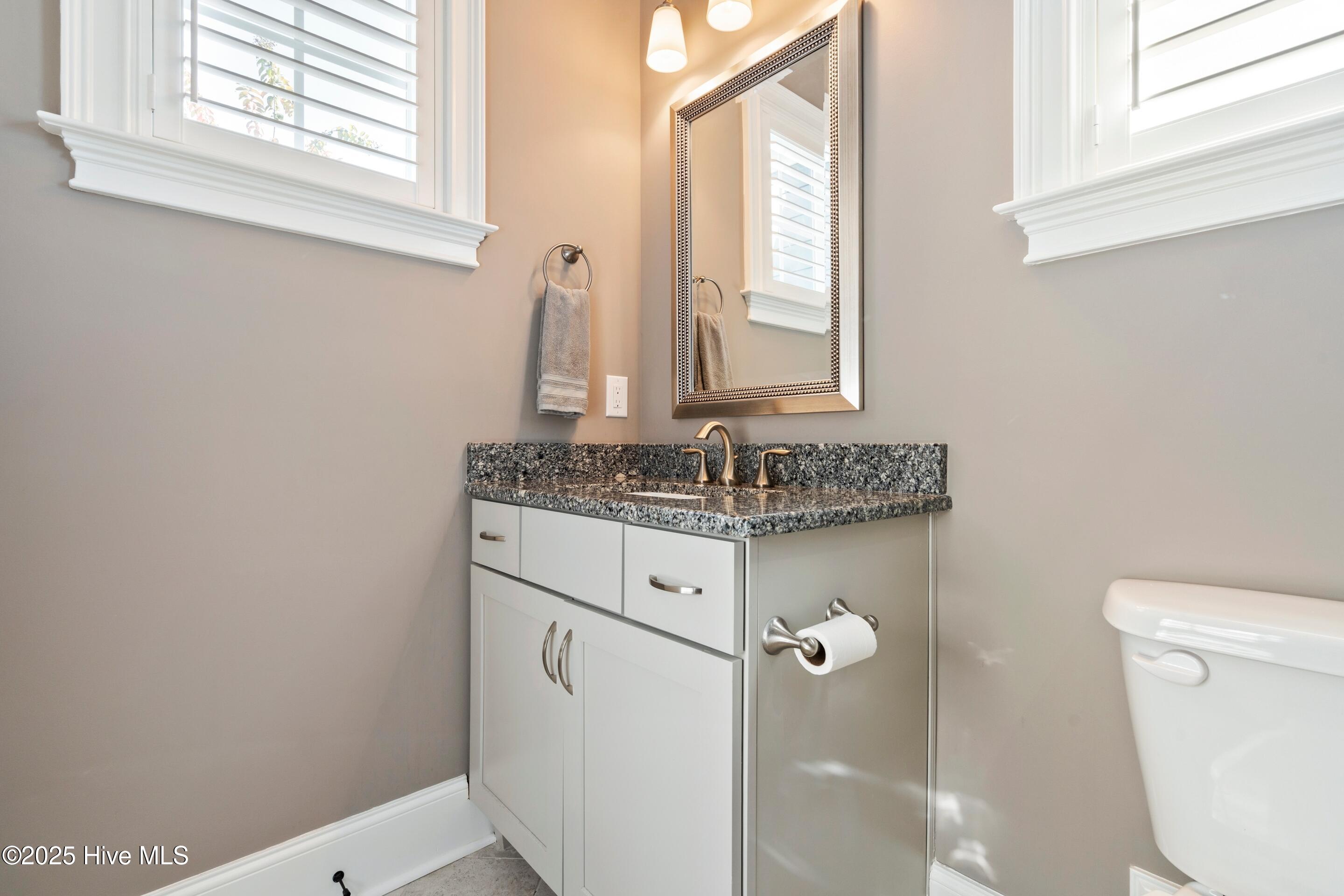 100541782 | Photo 37