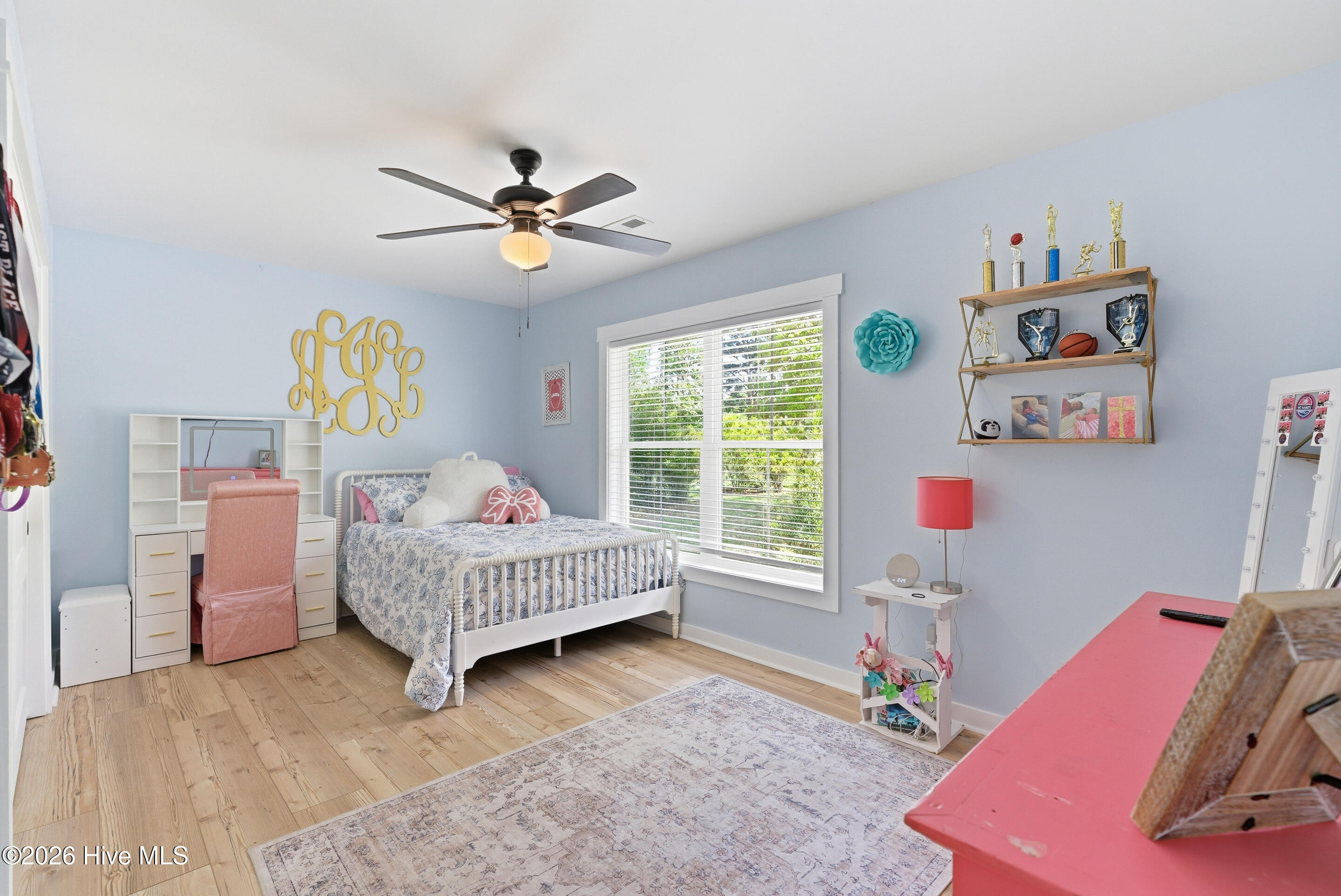 100556349 | Photo 26