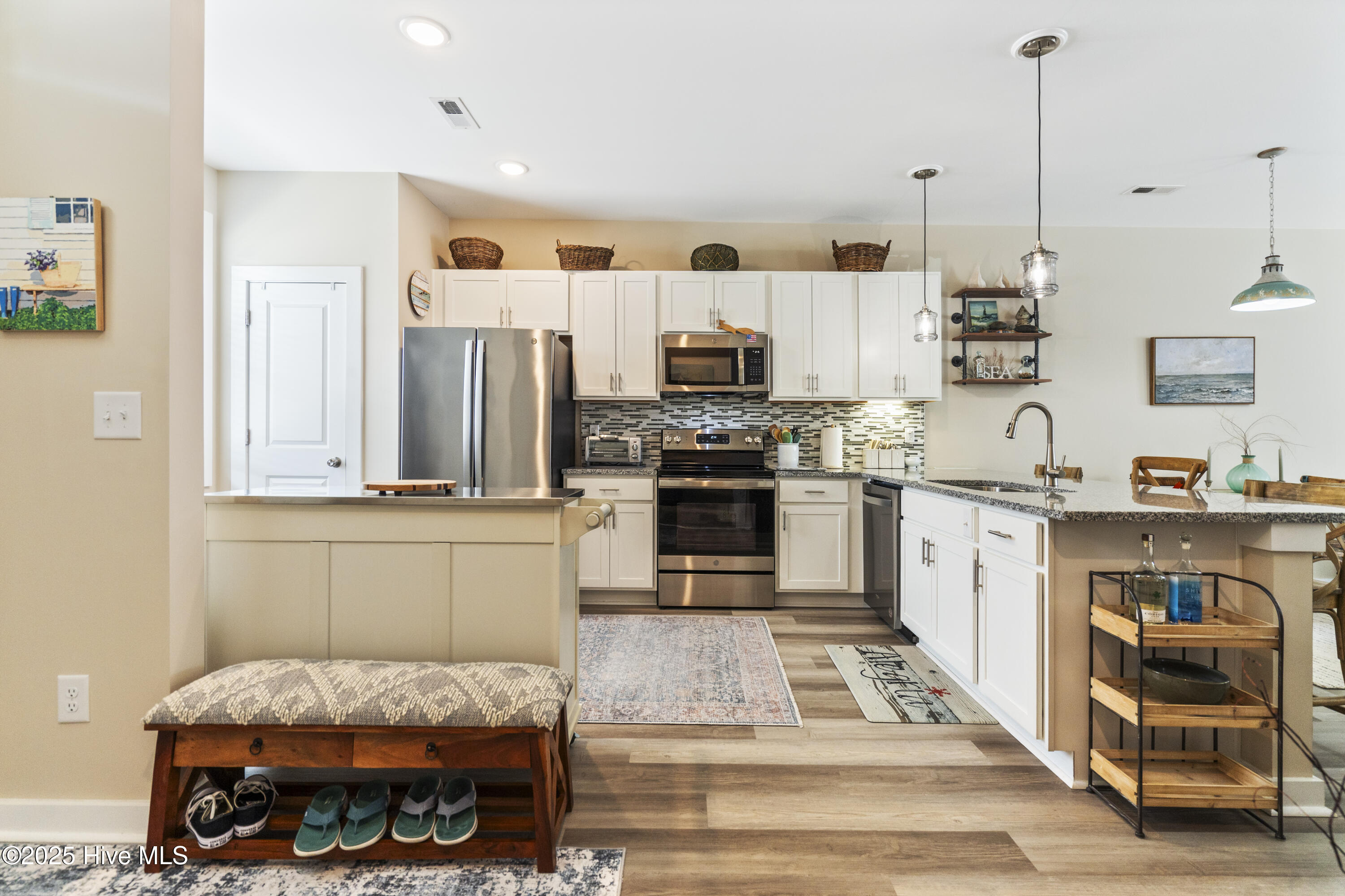 100505761 | Photo 18