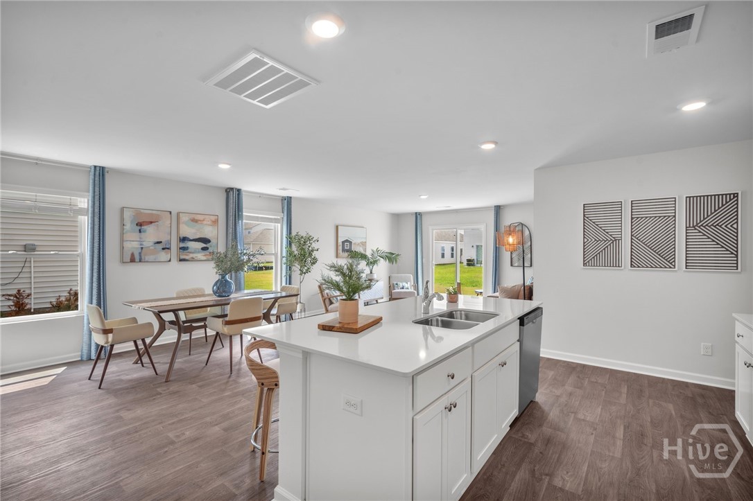 Homes for sale in Brunswick, GA | 1024 Lakes Blvd, Brunswick, GA 31525 | MLS# SA342388