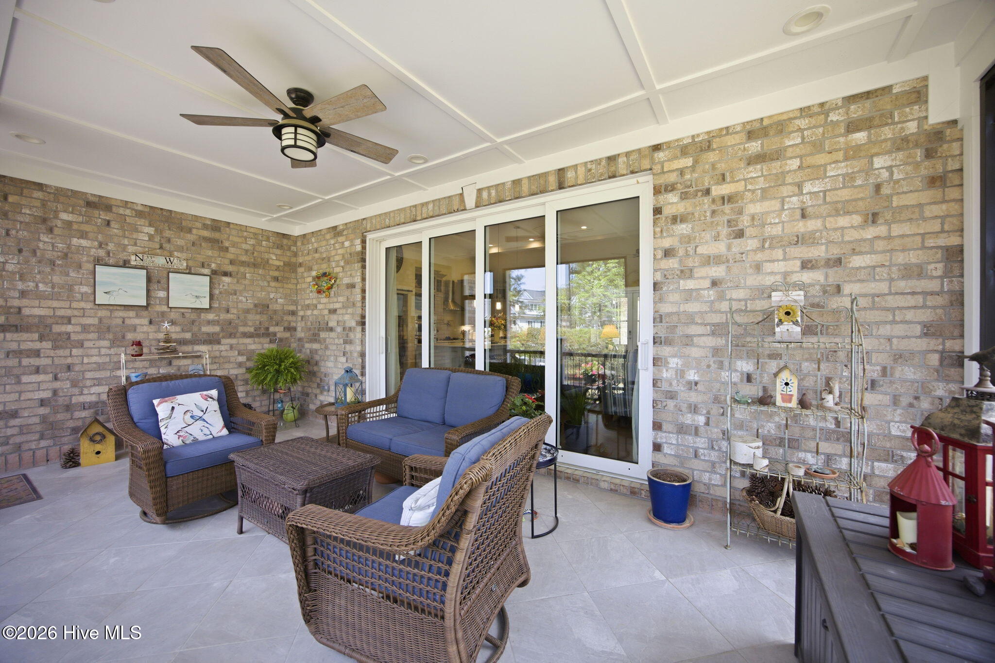 100569856 | Photo 36