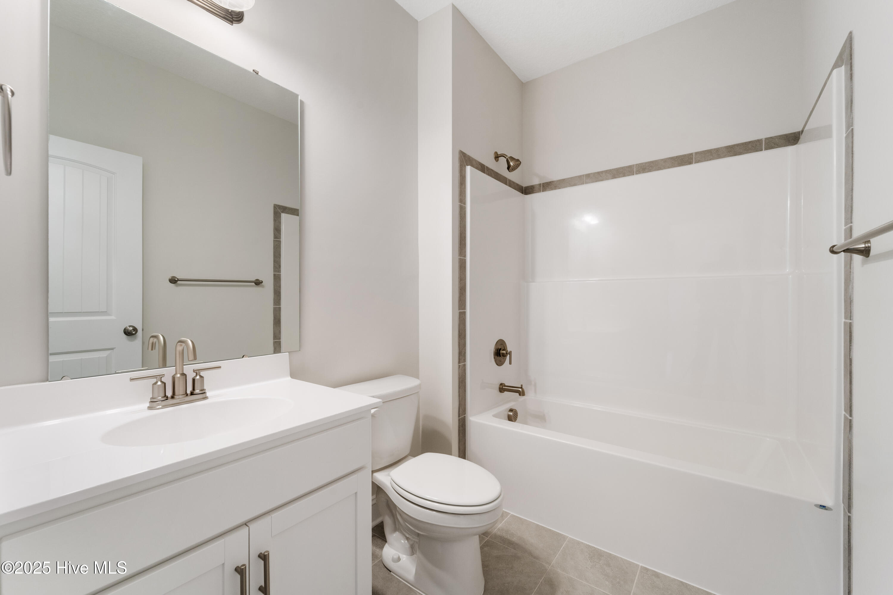 100508343 | Photo 19