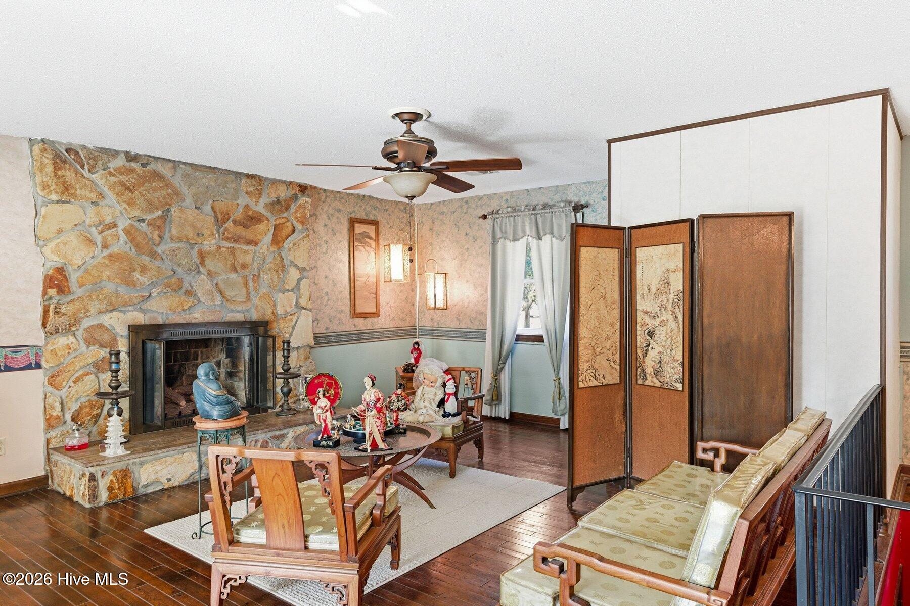 100564189 | Photo 22