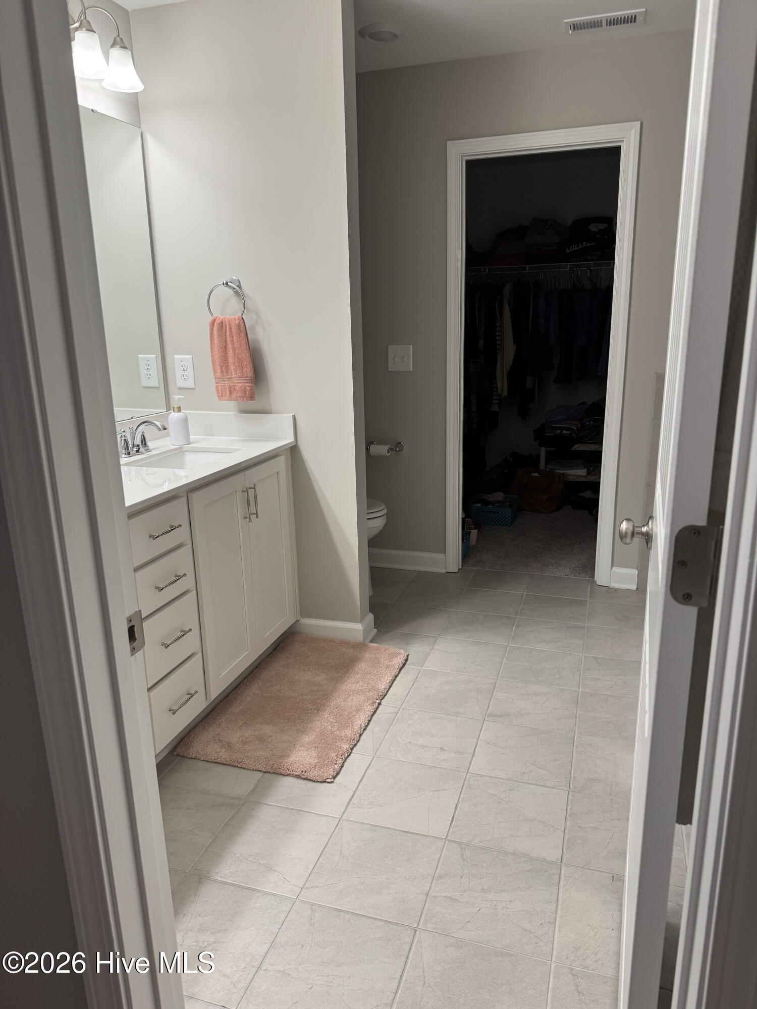 100561884 | Photo 28