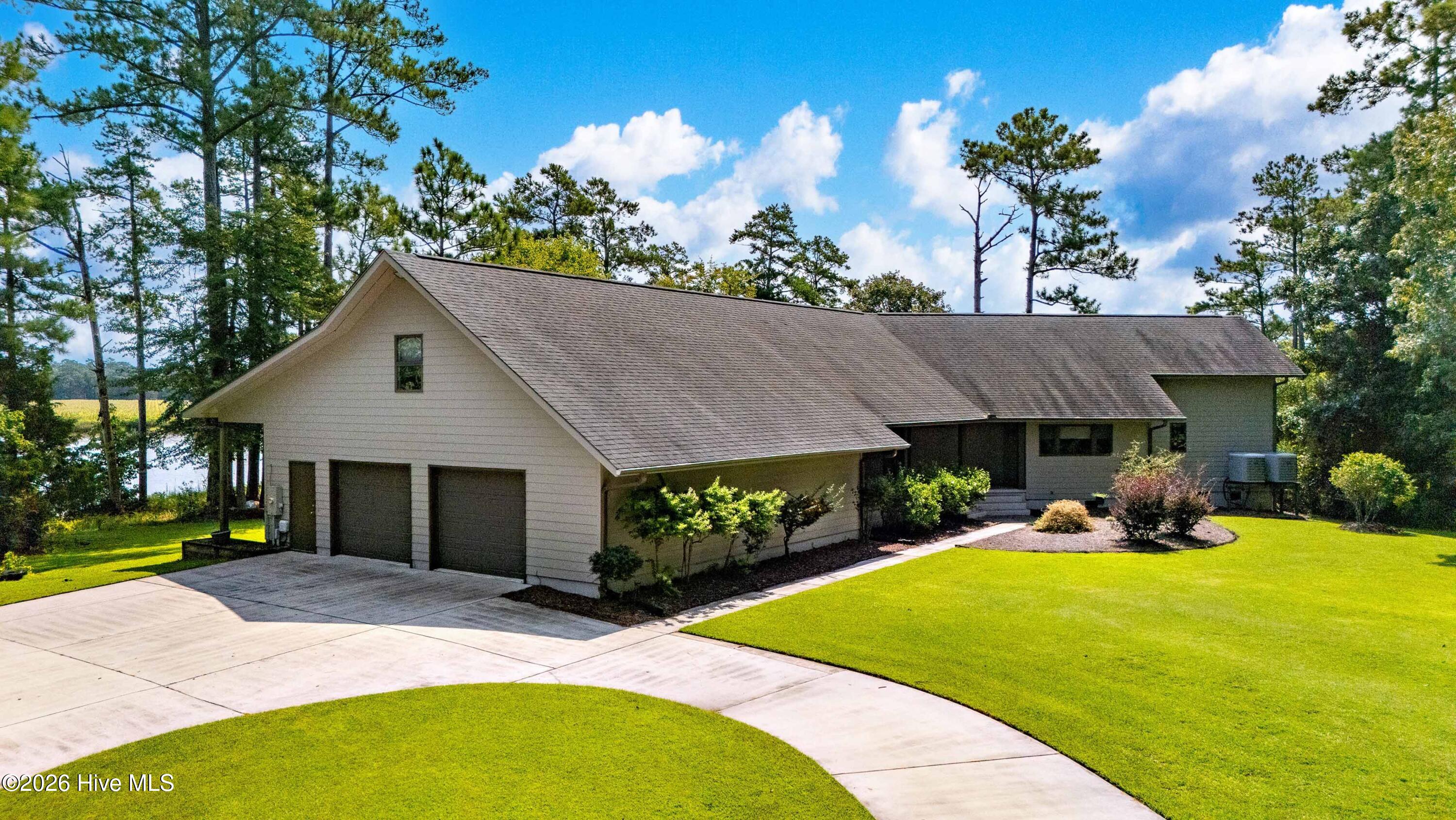 1st image of 138 Shoreline Ct, Oriental, NC 28571 | MLS# 100545182