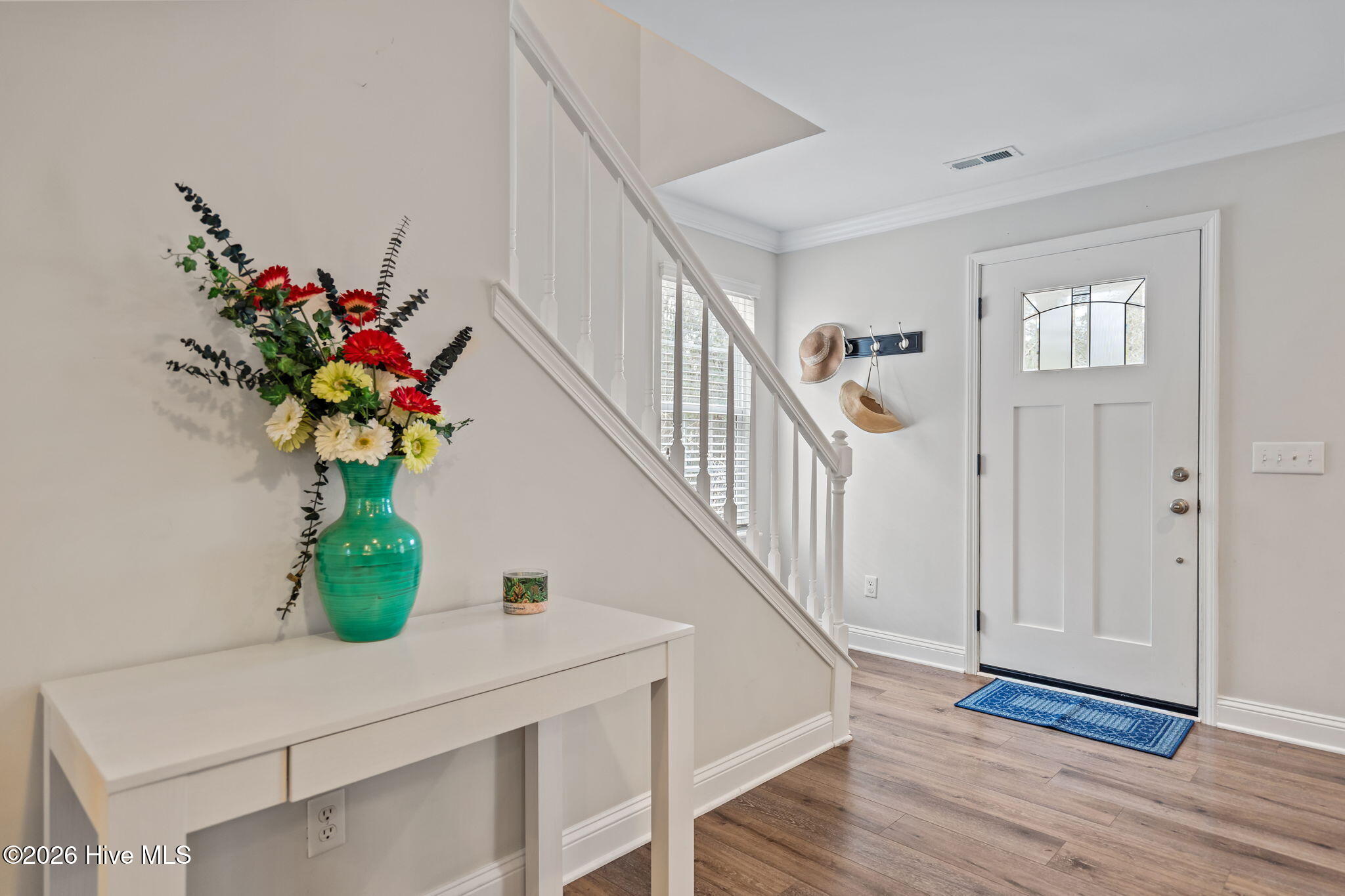 100558103 | Photo 23