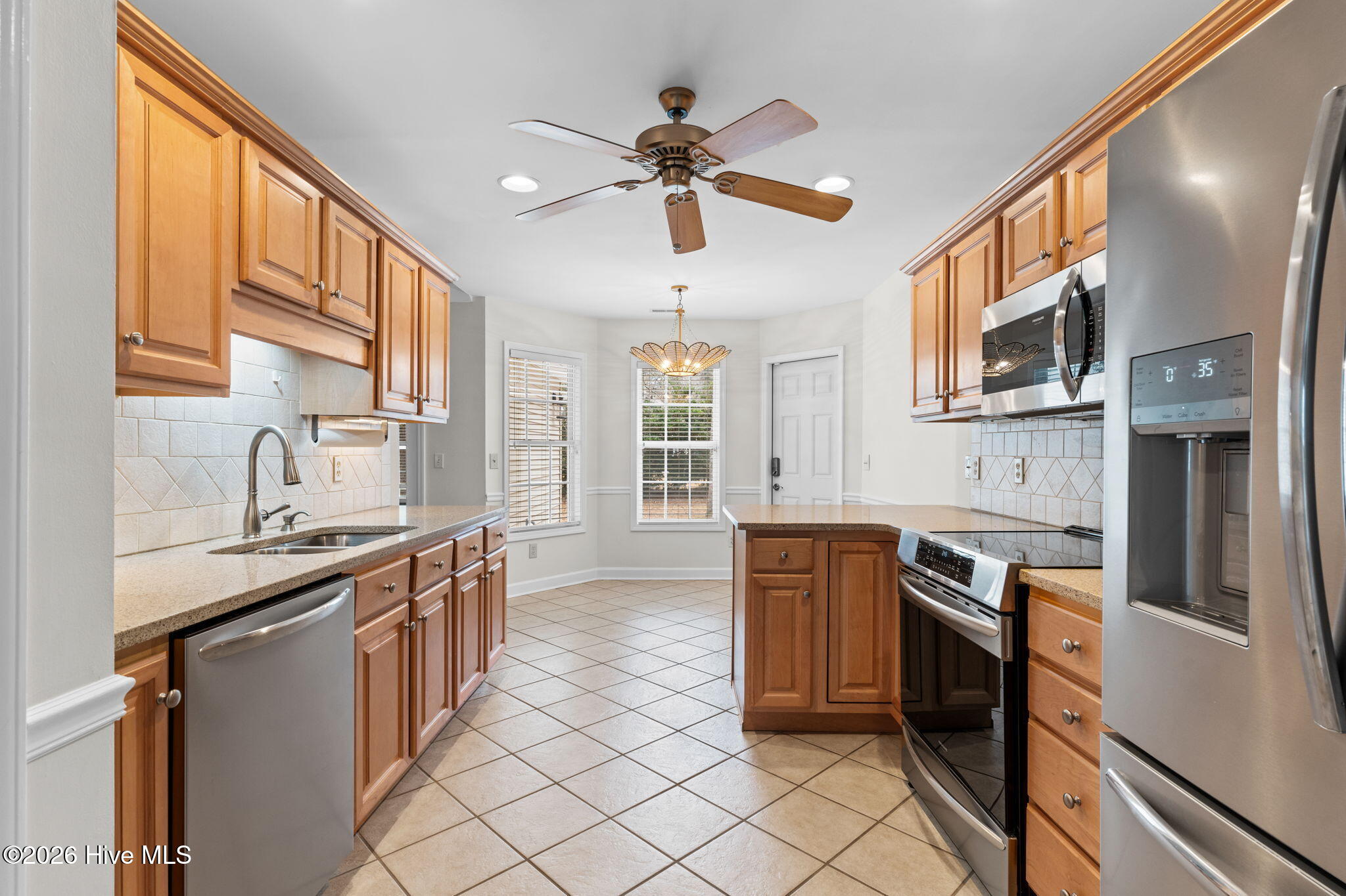 100549581 | Photo 19