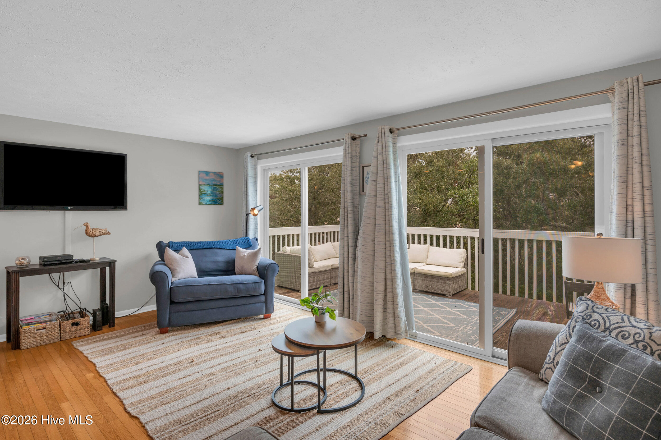 100551803 | Photo 13