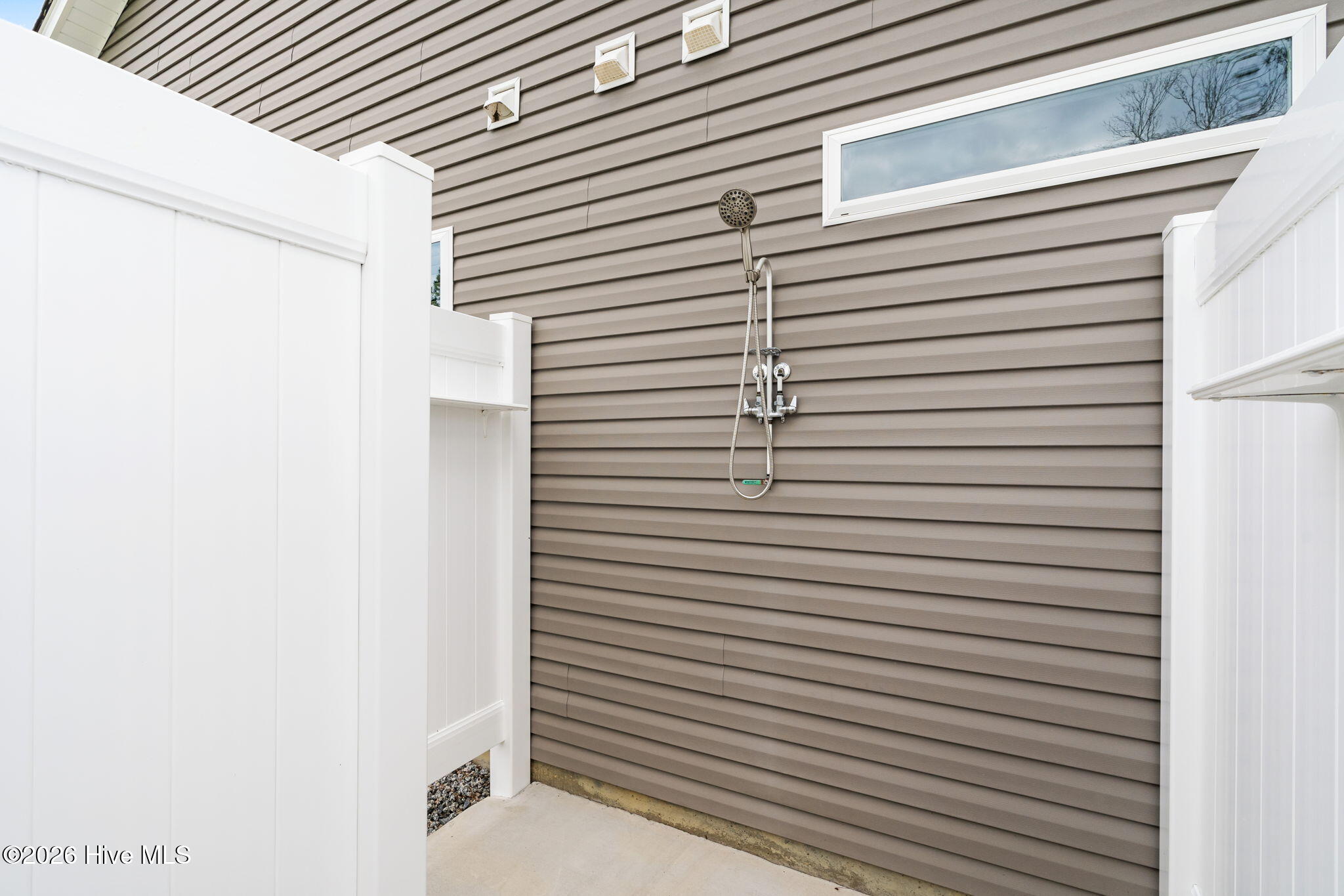 100559689 | Photo 31