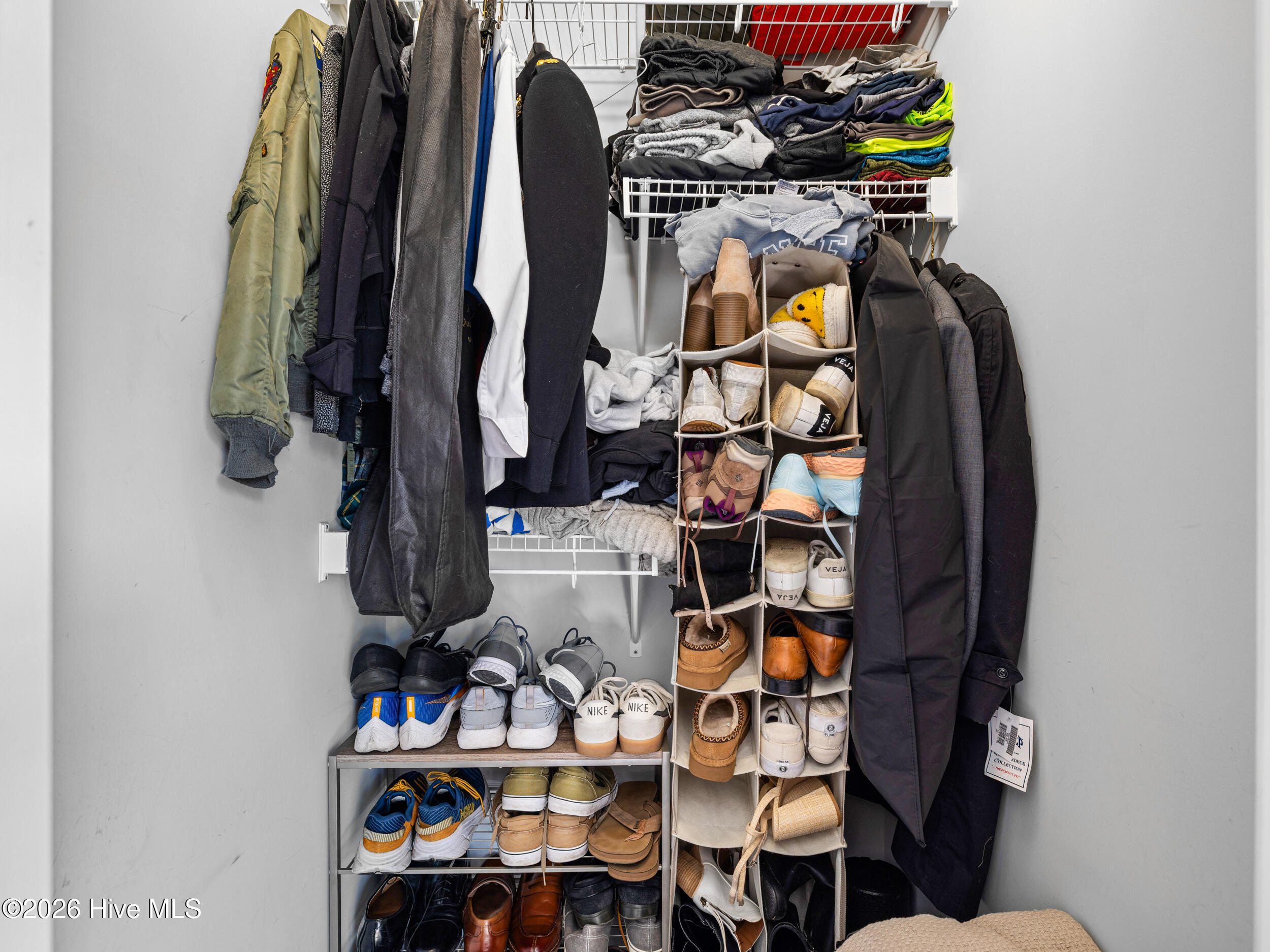 100566633 | Photo 63