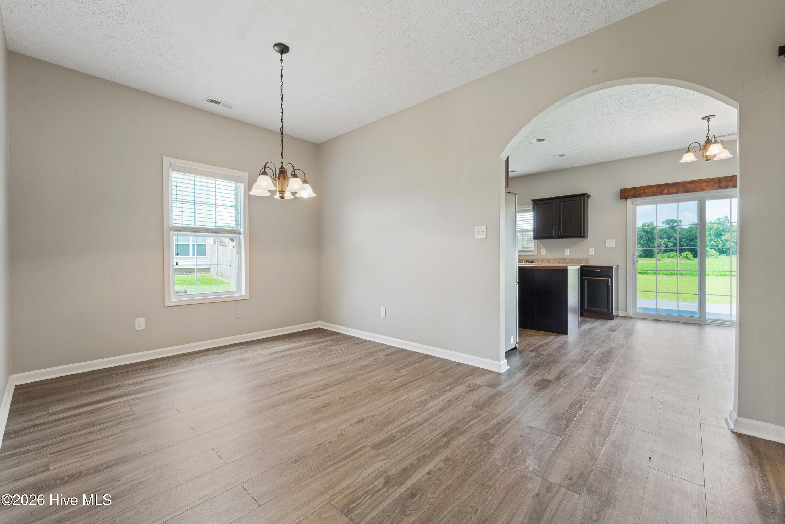 100552593 | Photo 10