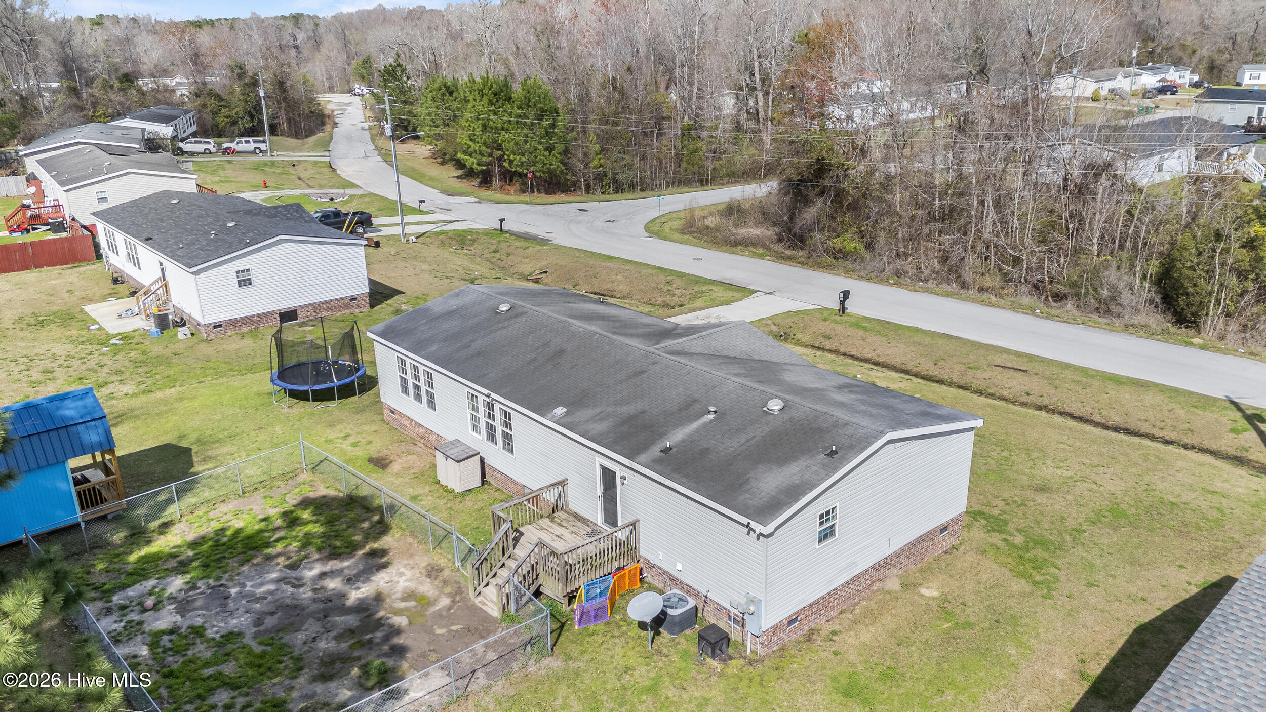 100560069 | Photo 33