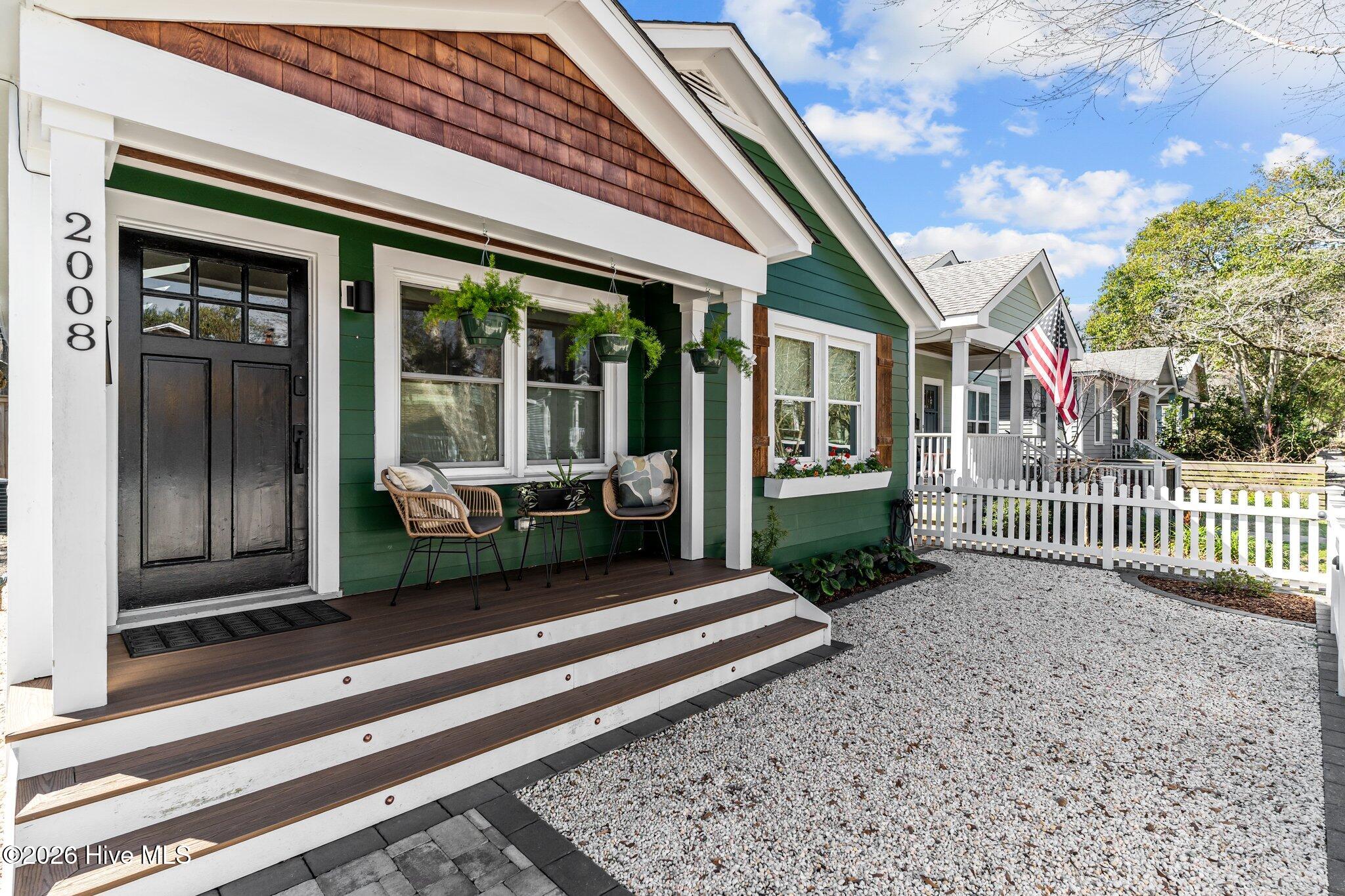 100557813 | Photo 60