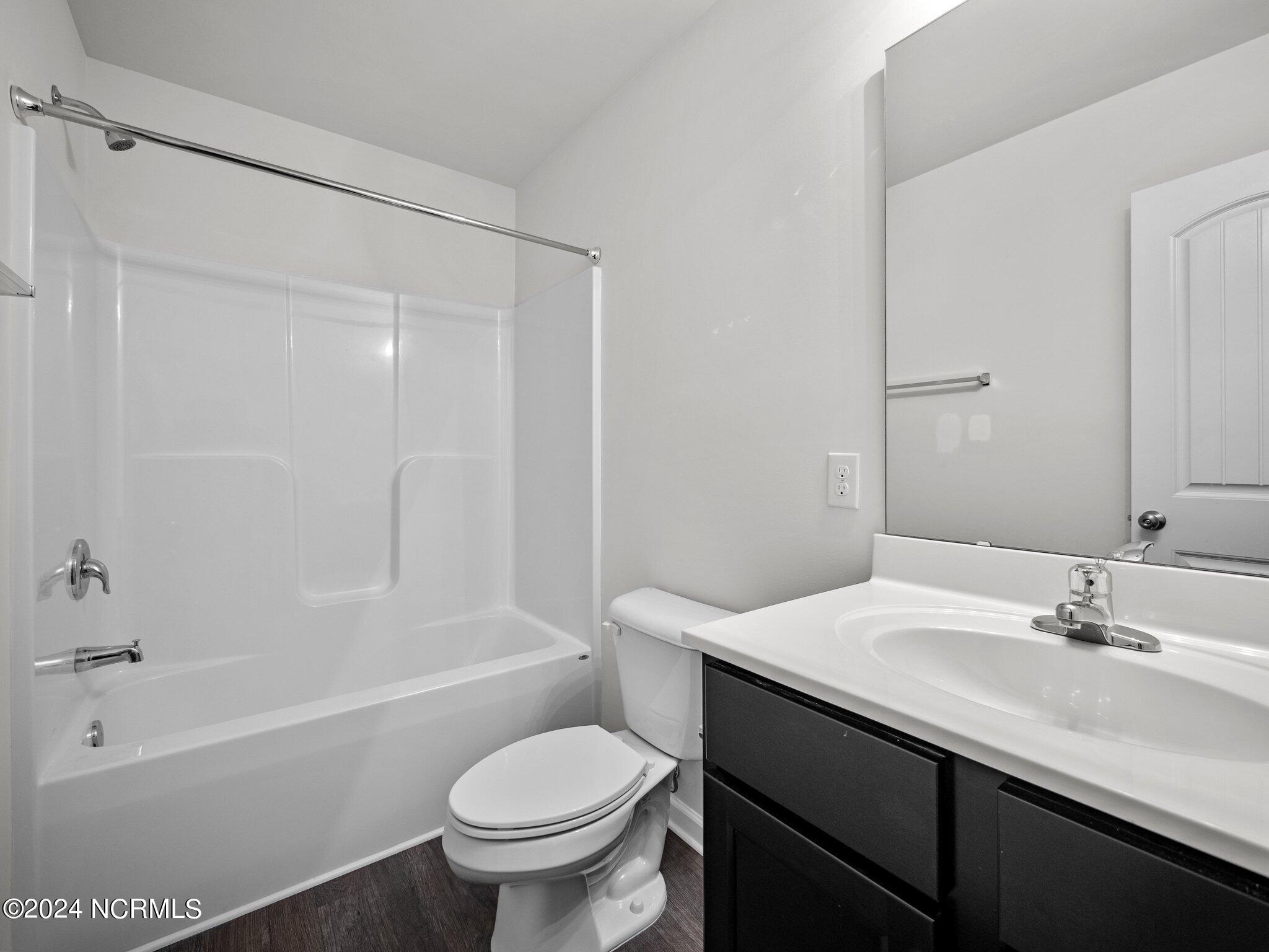 100567210 | Photo 12