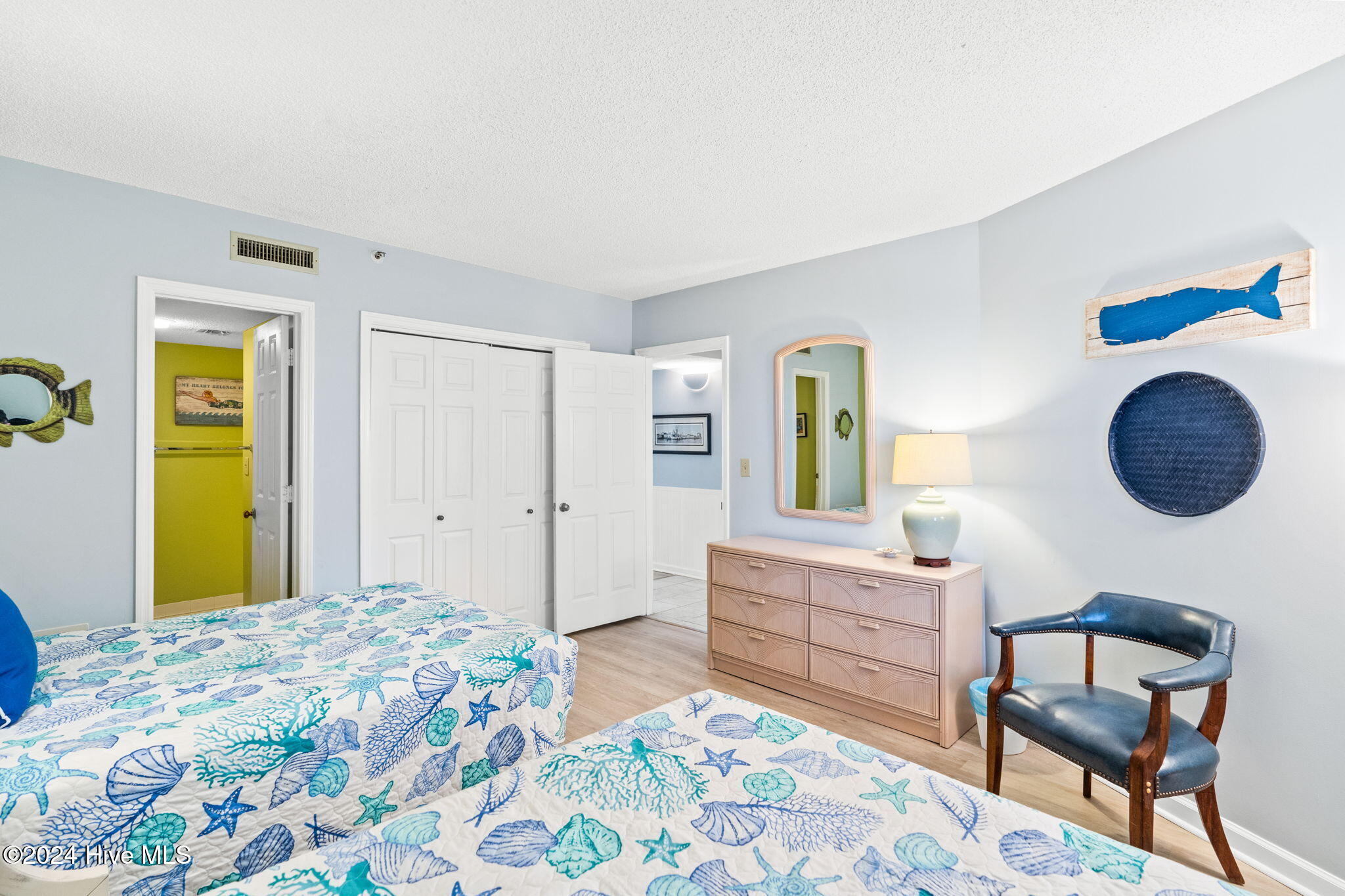 100476162 | Photo 34