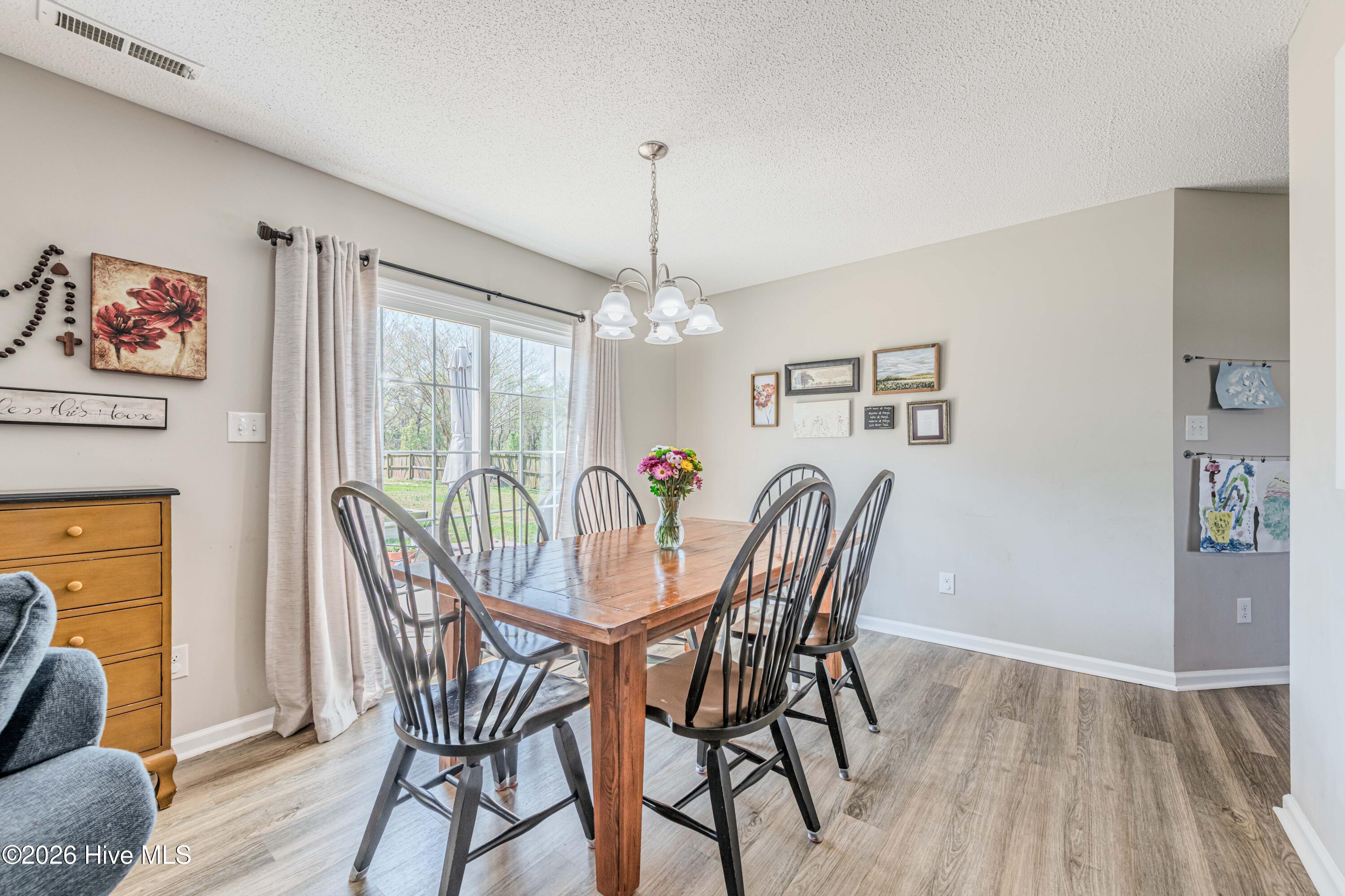 100565701 | Photo 12