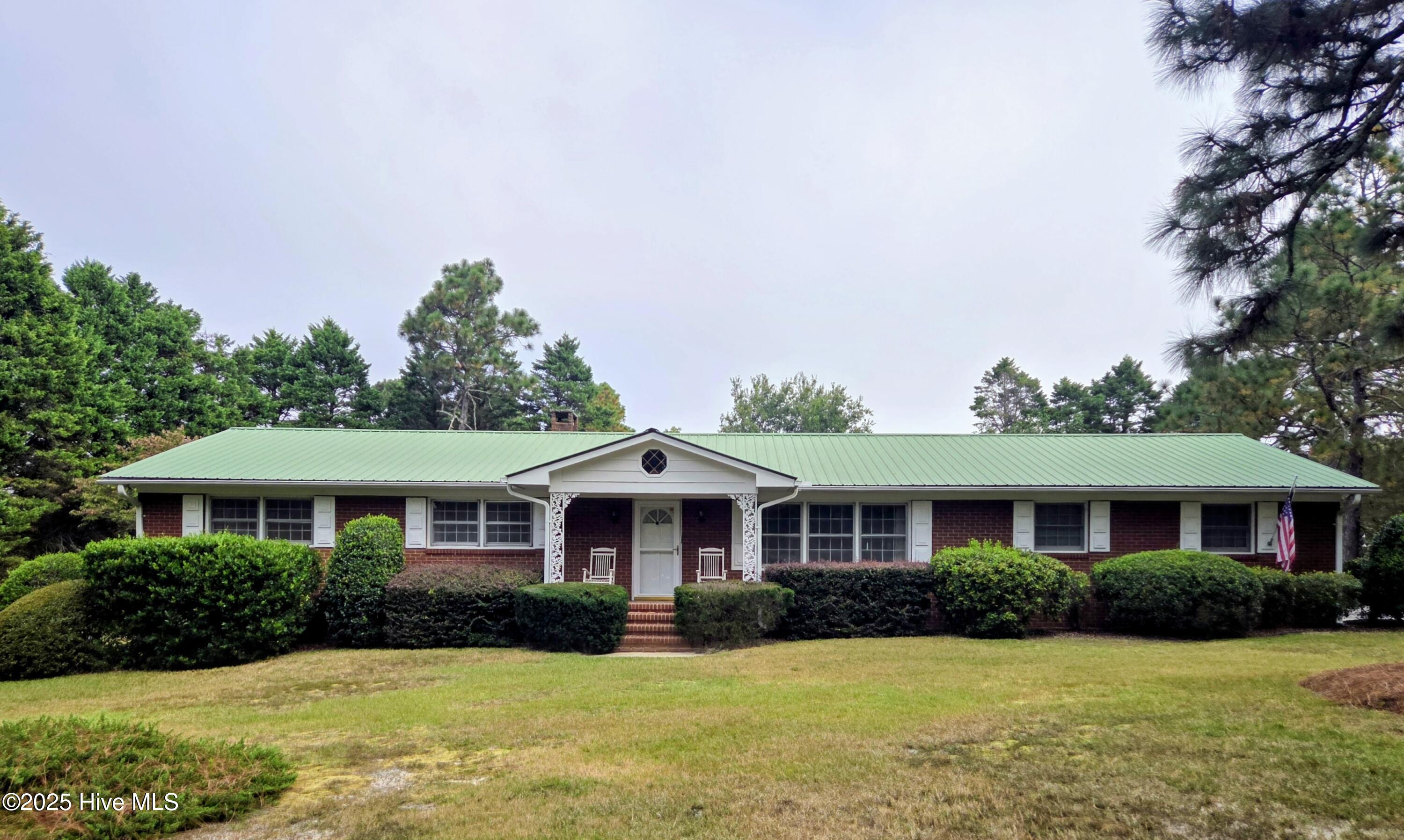 Property at 252 Vivian Street