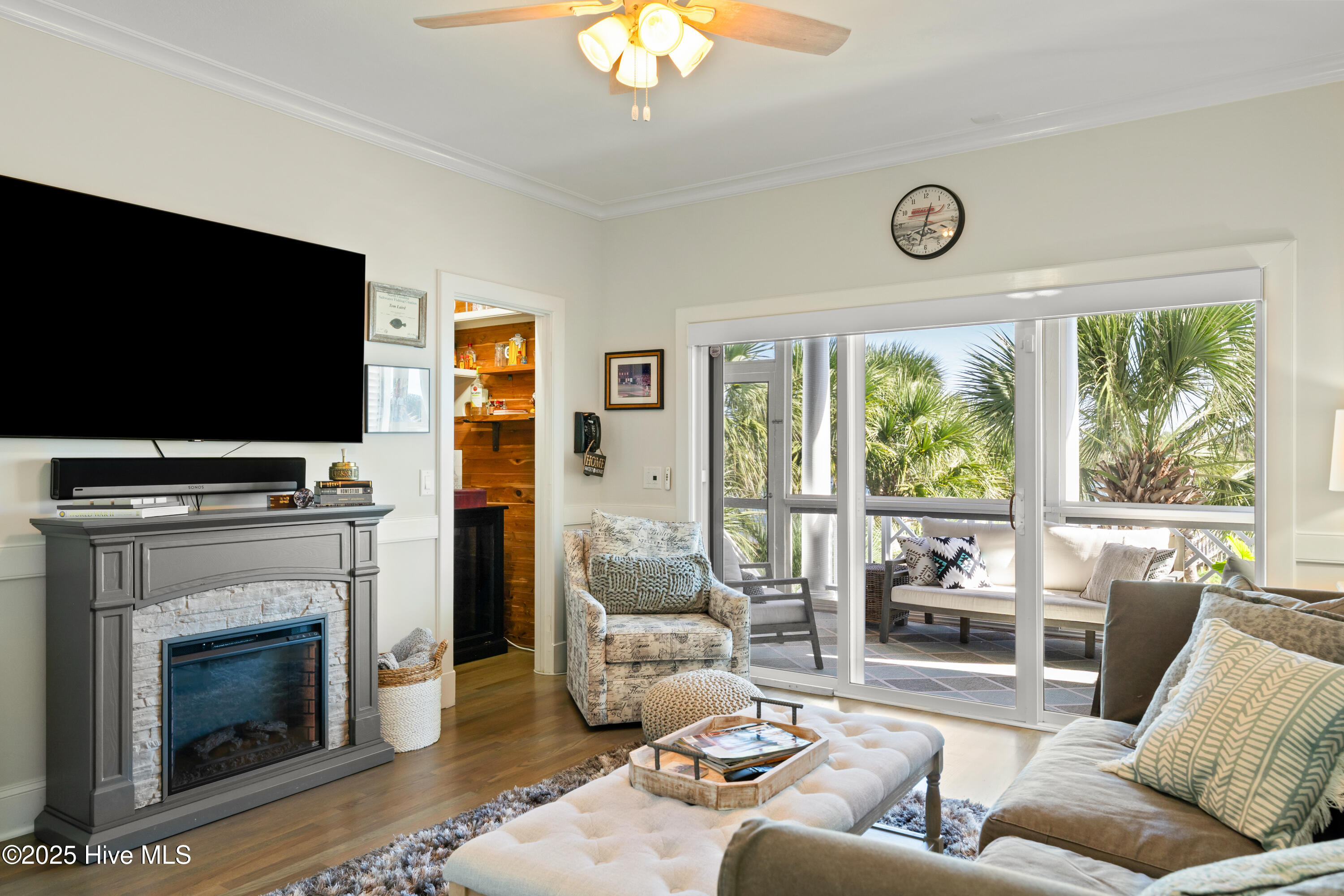 100541249 | Photo 33