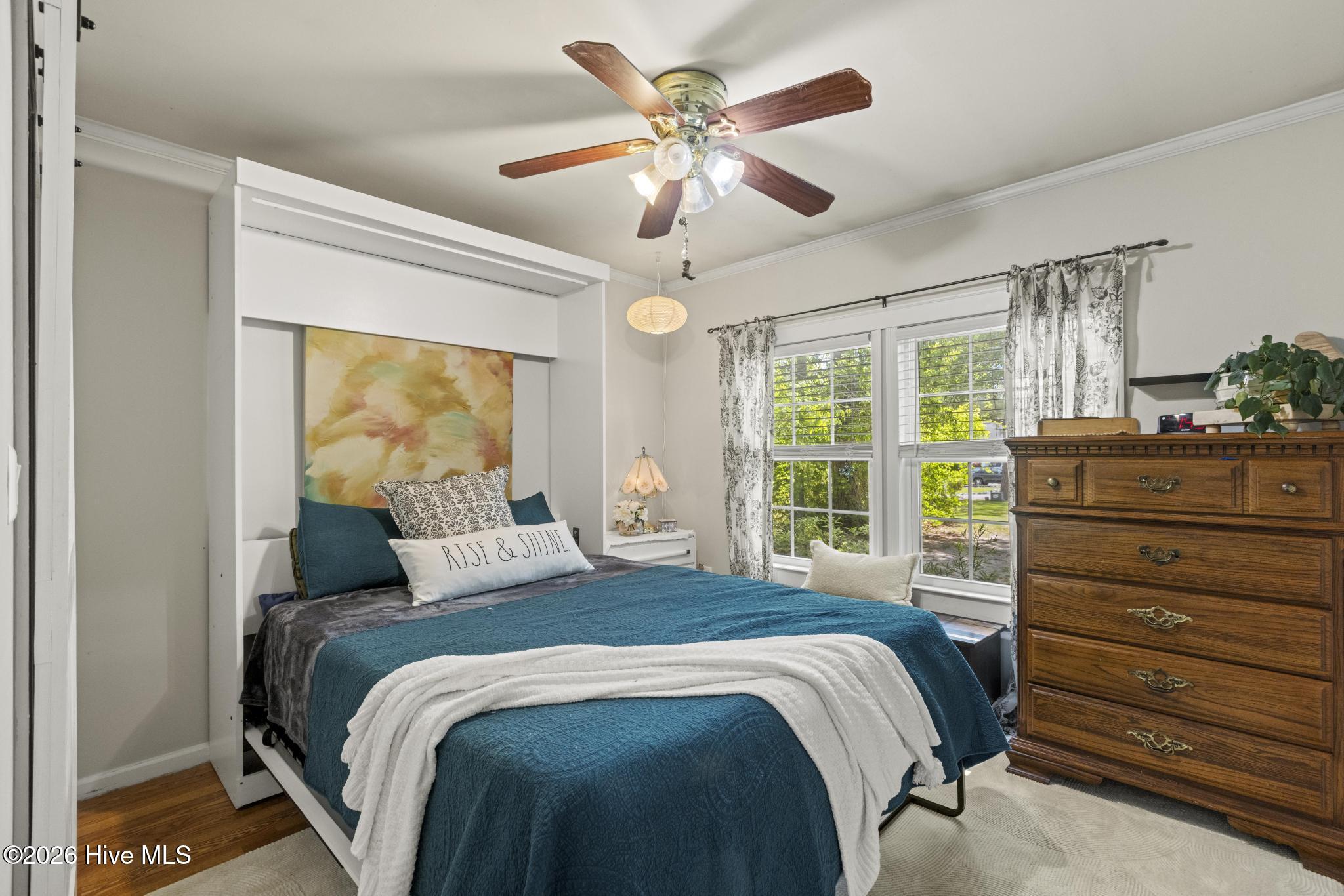 100569223 | Photo 34