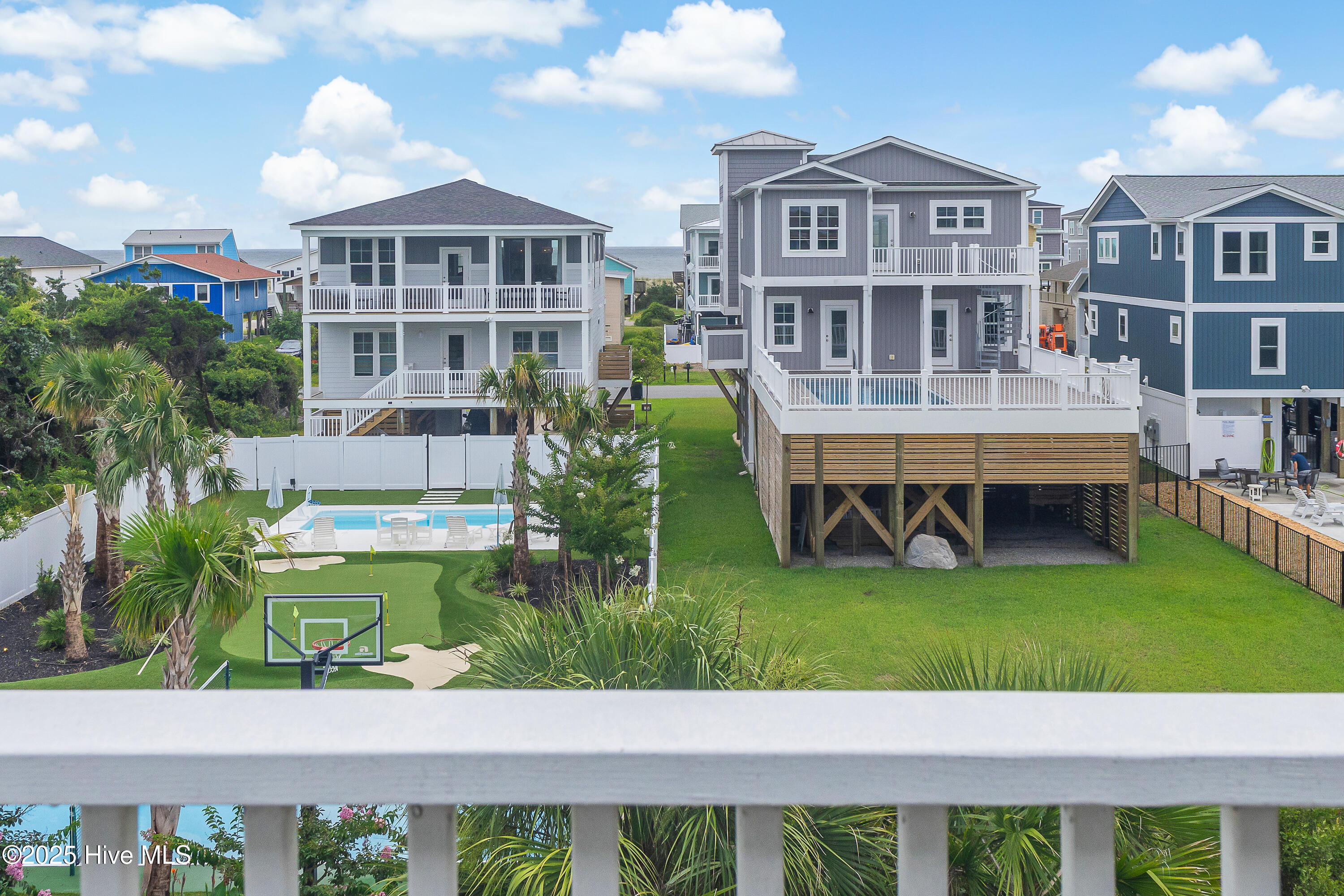 100514949 | Photo 39