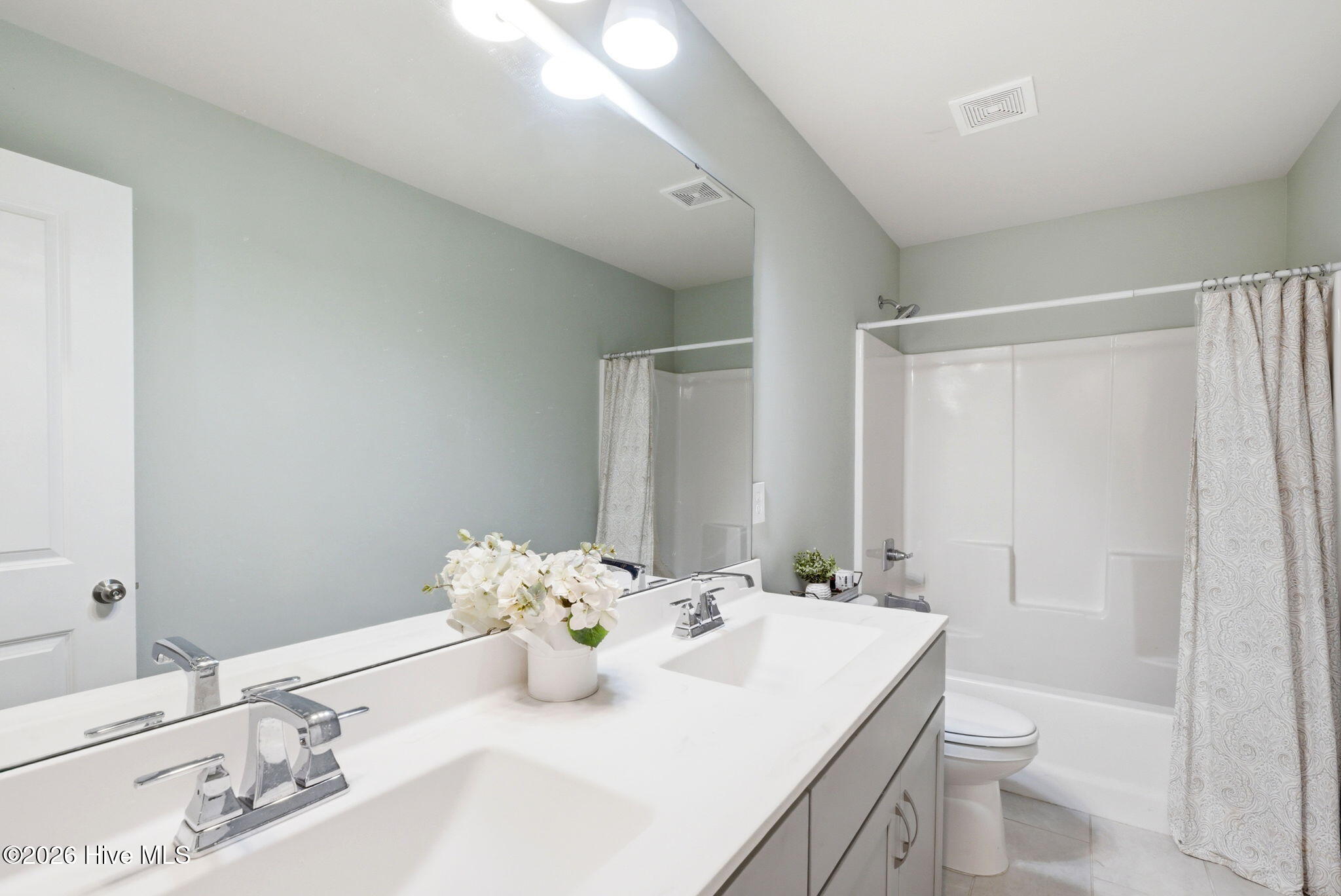 100559048 | Photo 31