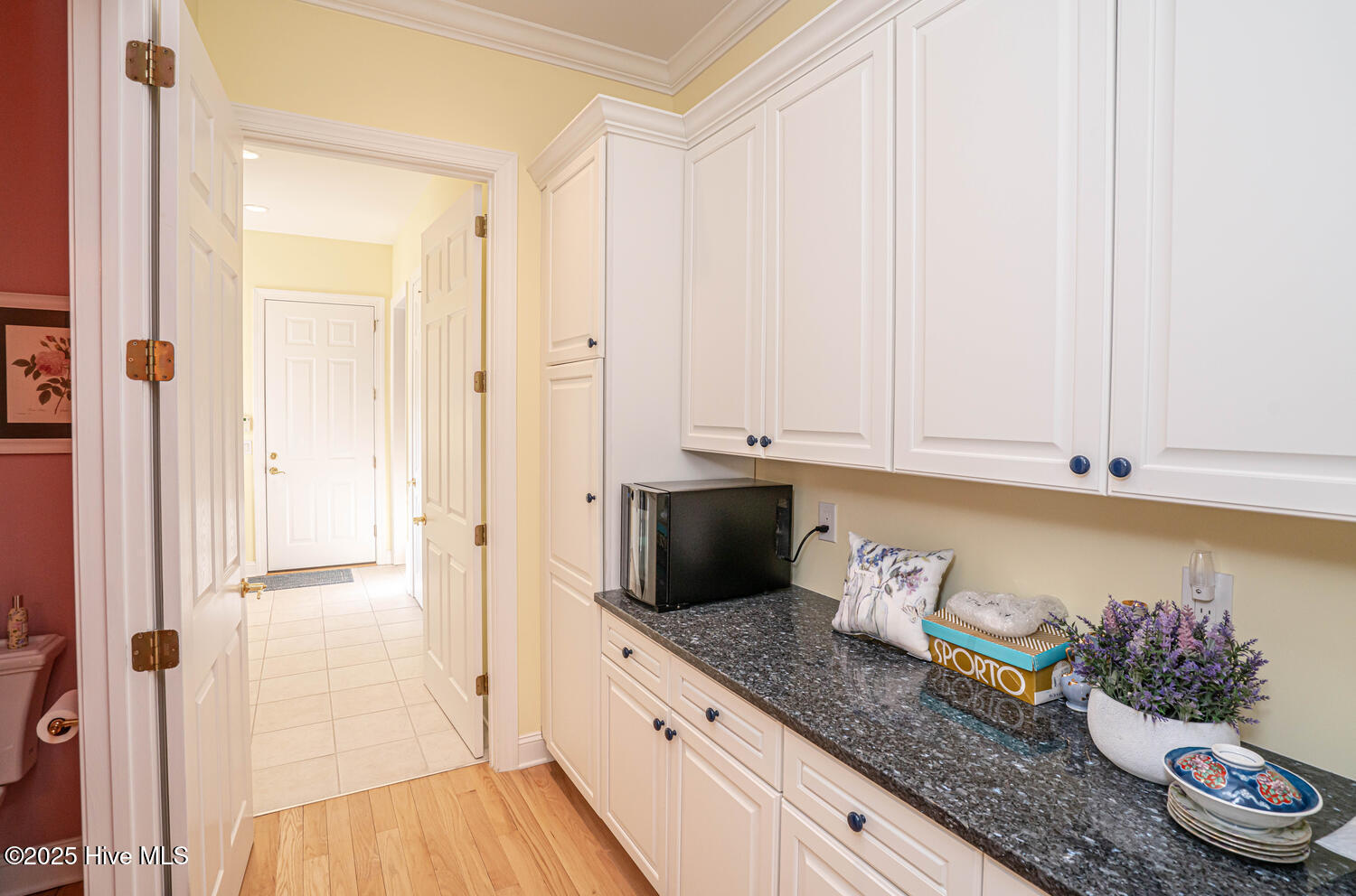 100547703 | Photo 36