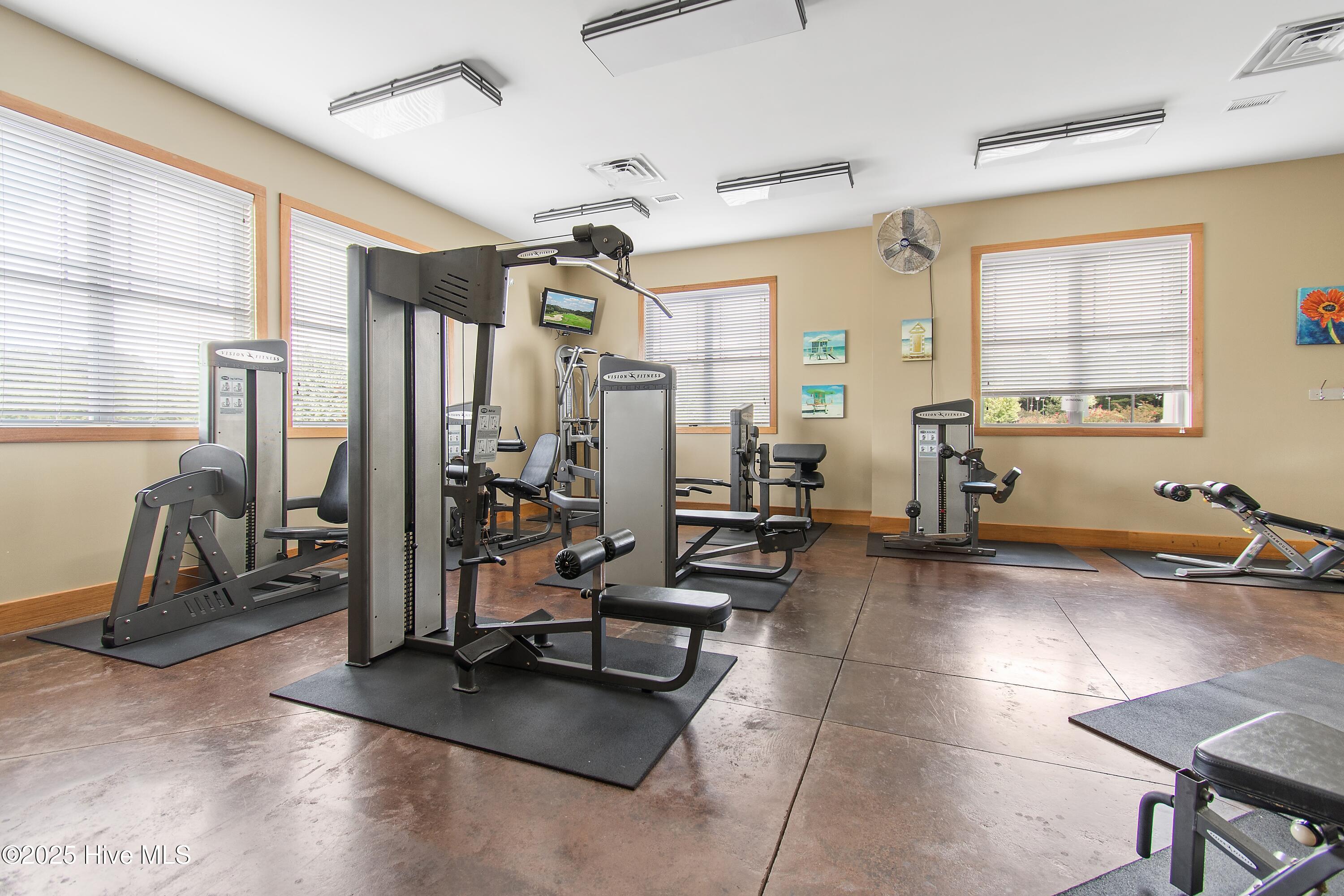 100541010 | Photo 22