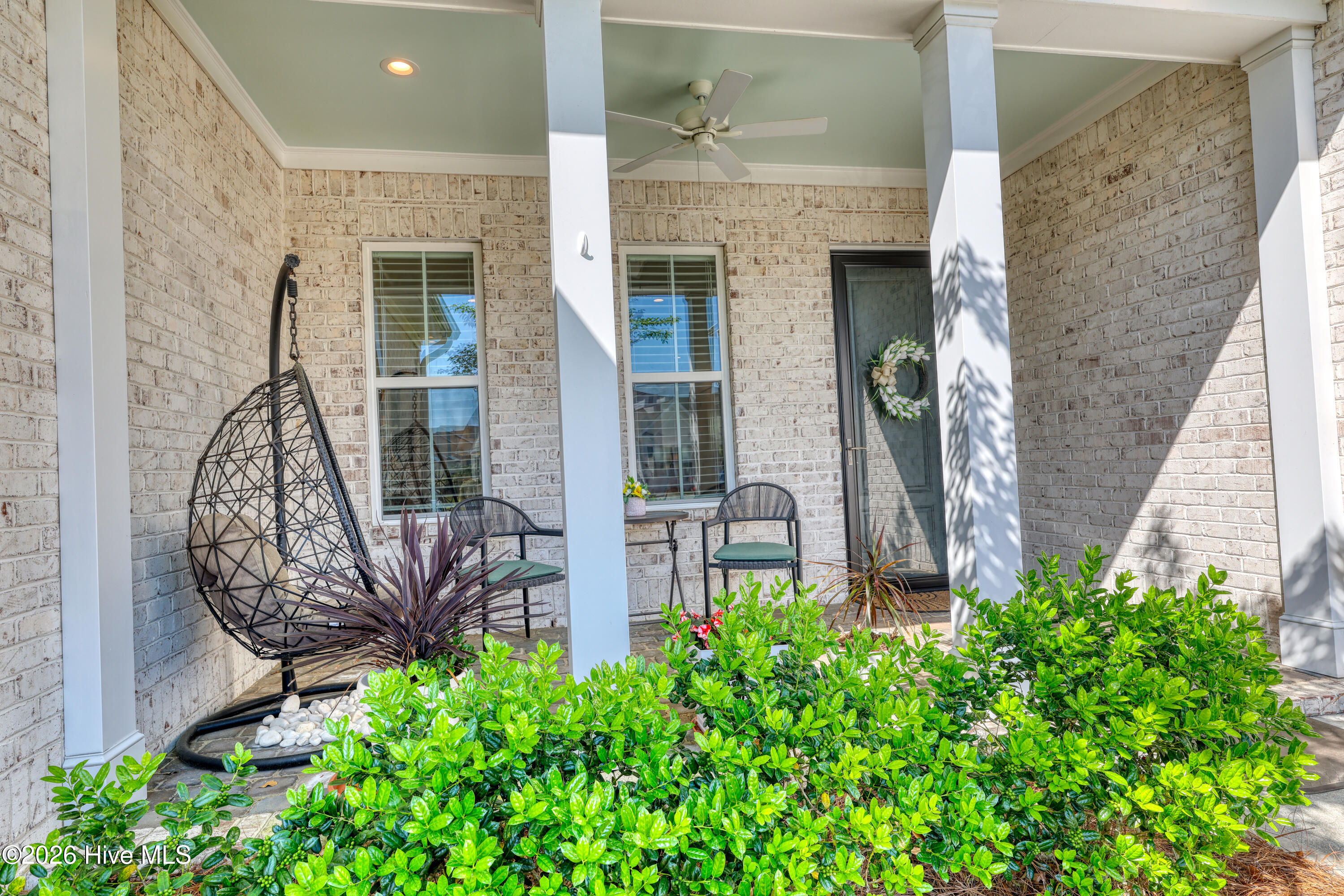 100568121 | Photo 38