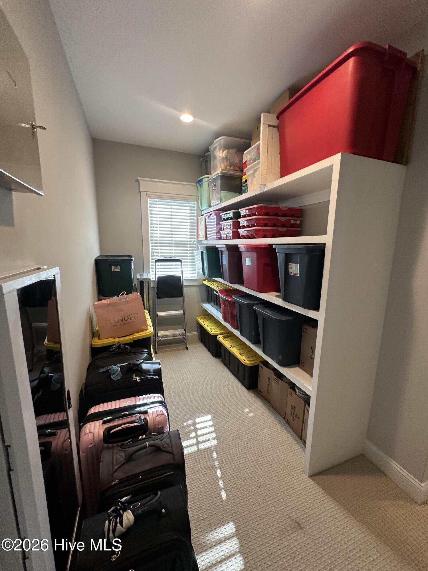 100562108 | Photo 29