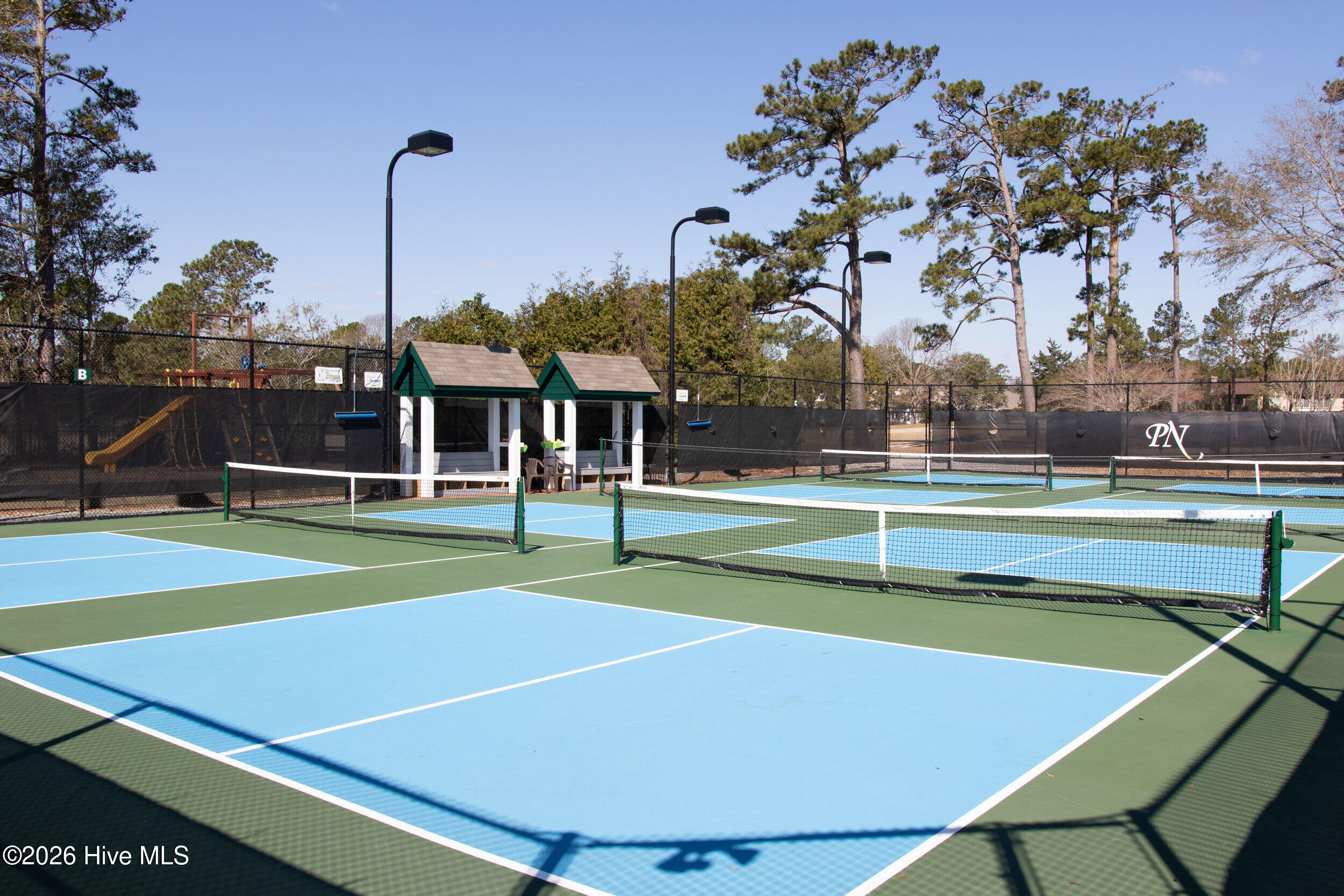 100547693 | Photo 47