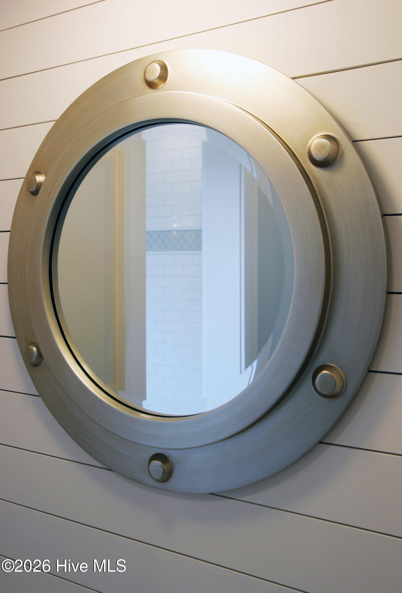 100563584 | Photo 53