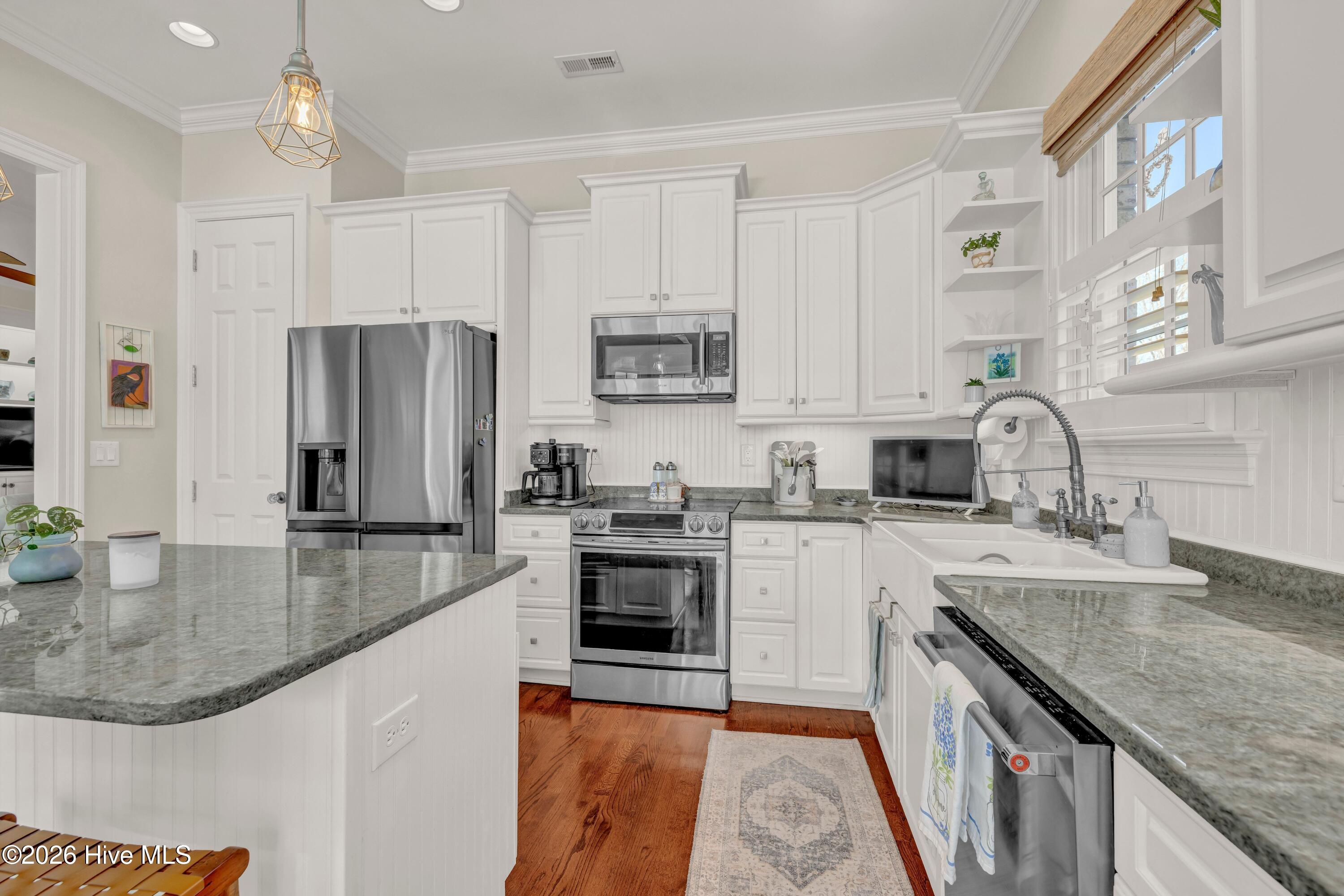 100548957 | Photo 13