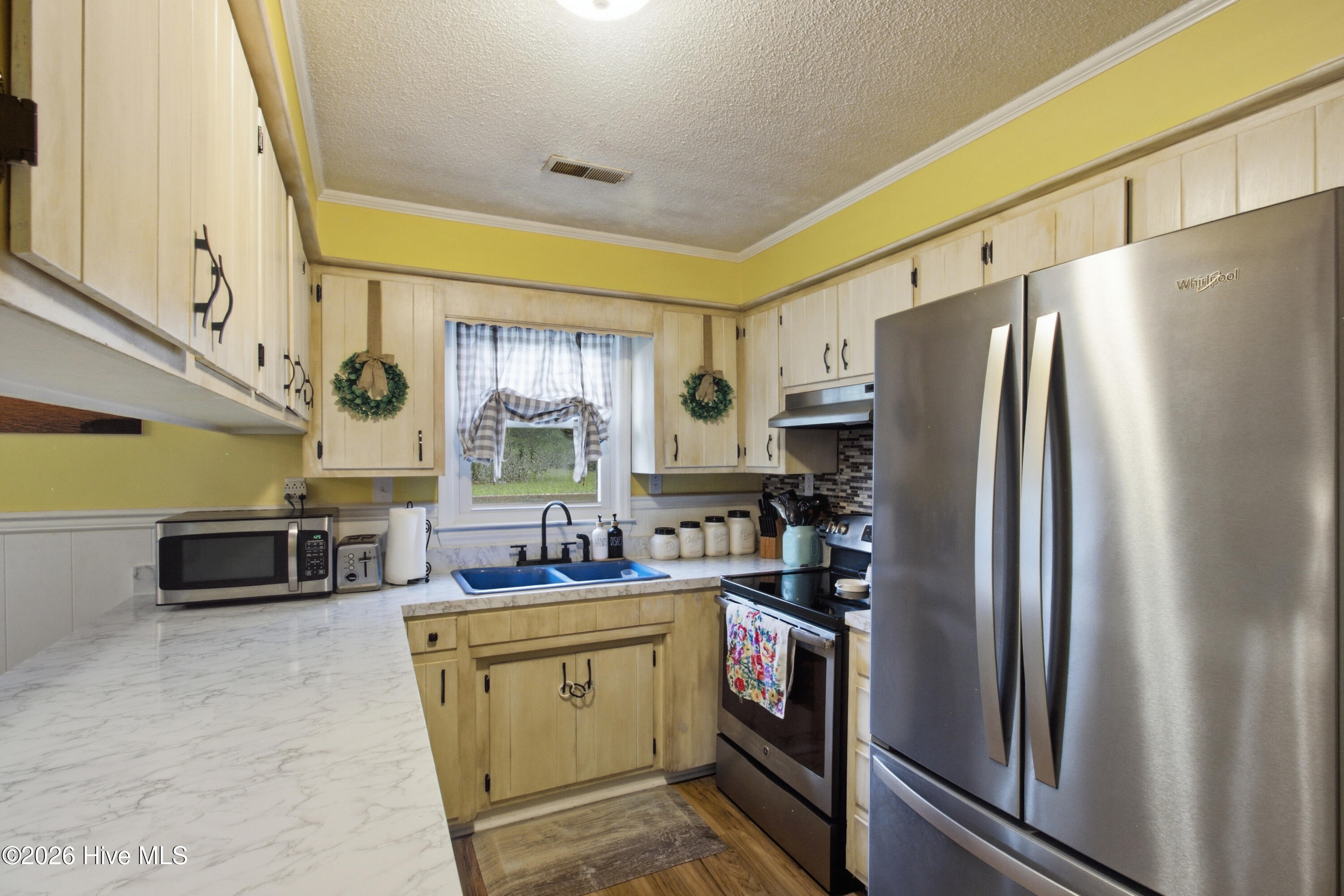 6634 Florence Road,Merritt