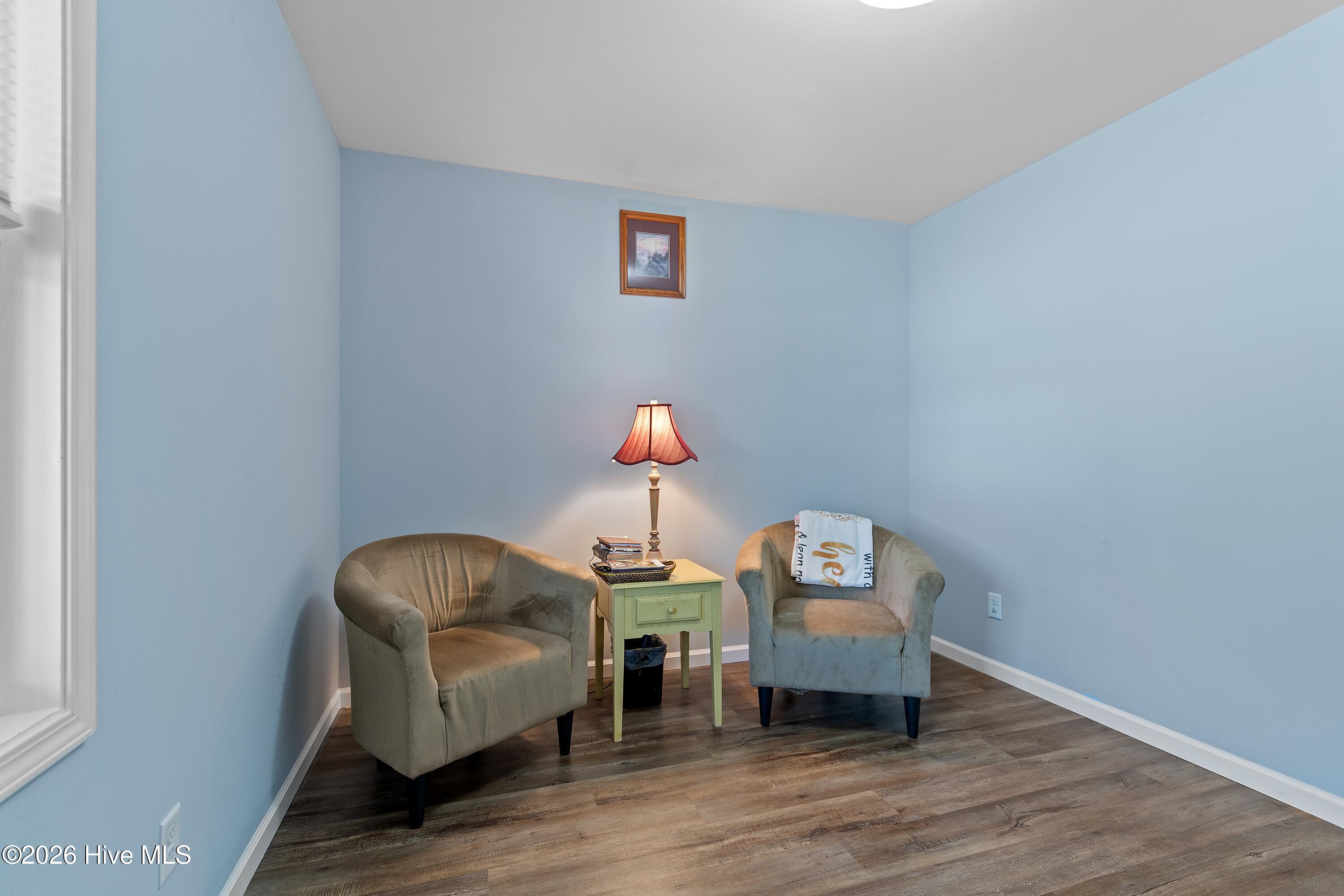 100561702 | Photo 23