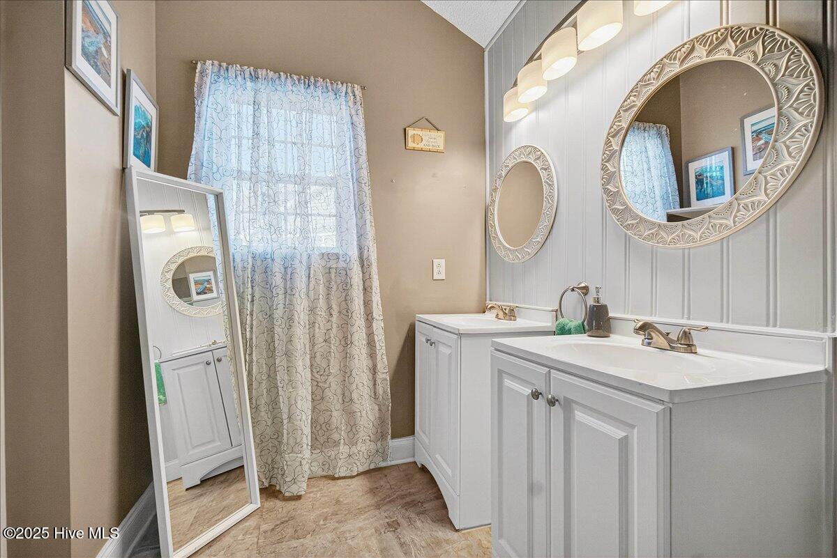 Updated Primary Bath and walk in closets