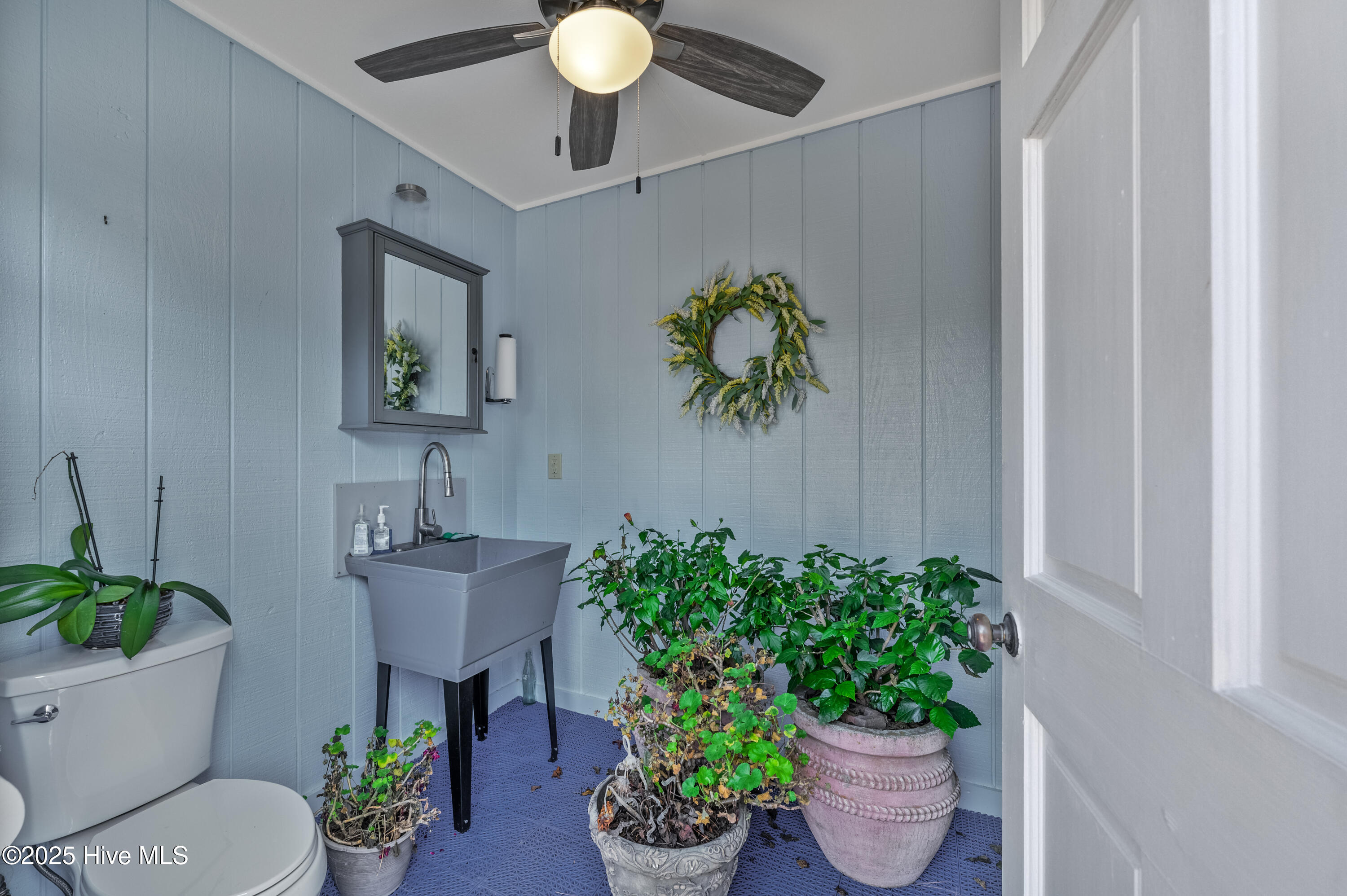 100485107 | Photo 38