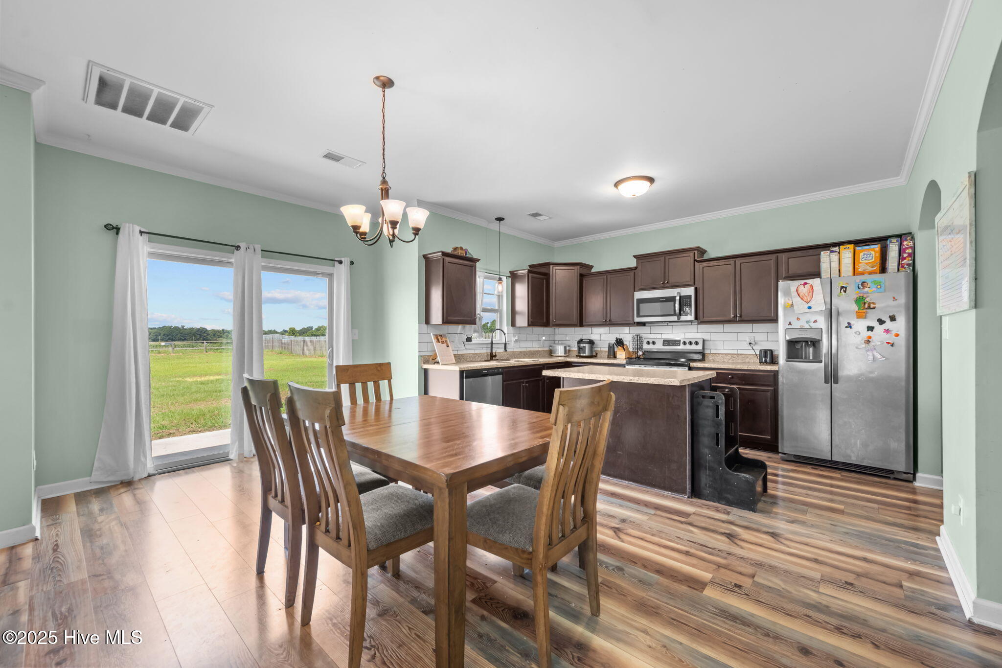 100521248 | Photo 16