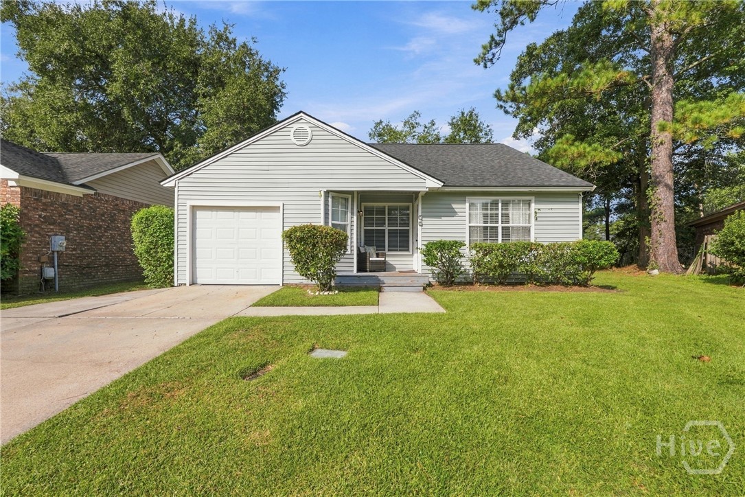 Photo 1 of Single family home for sale at 137 Crossover Ln, Savannah, GA 31410 | MLS# SA365472 | Listing updated on 2026-10-03